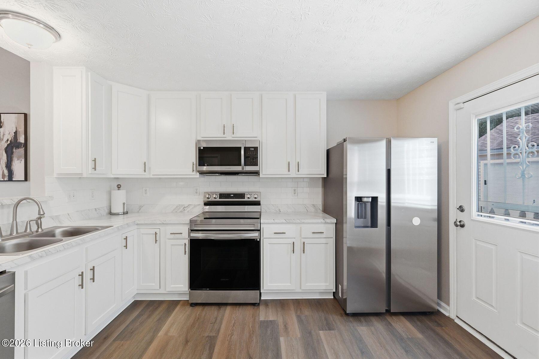 6314 Maravian Dr