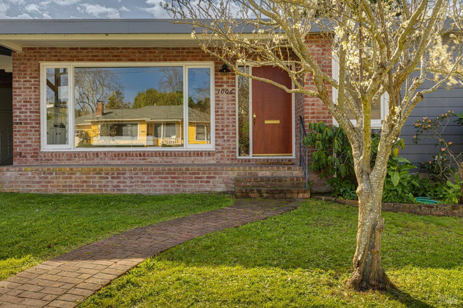 1006 Phillips Ave