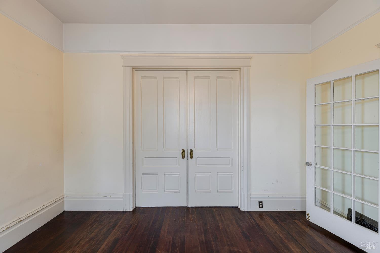 342 Keller St