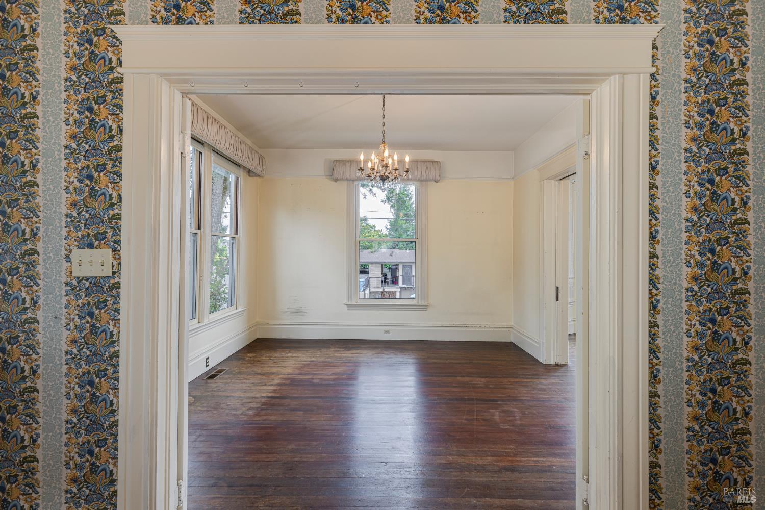 342 Keller St