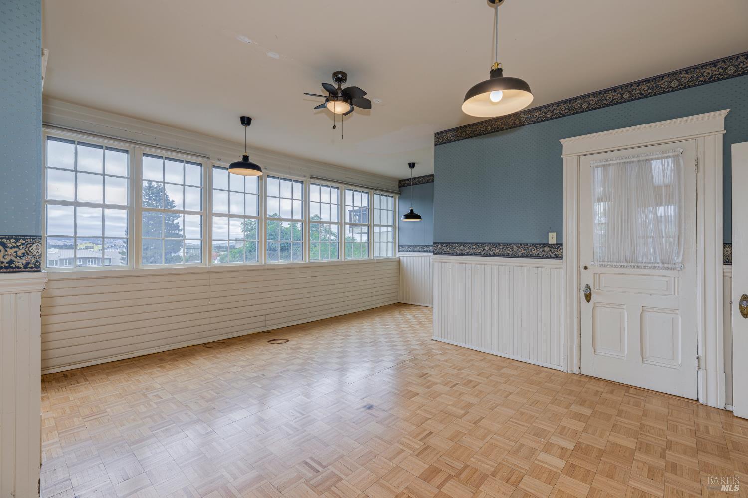 342 Keller St