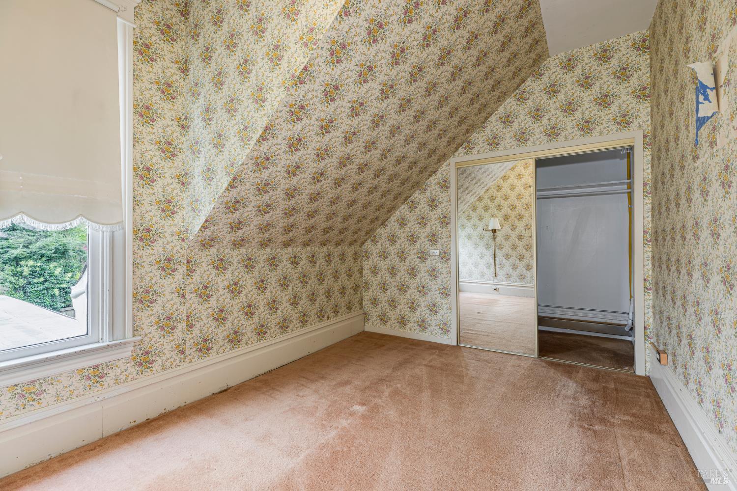 342 Keller St