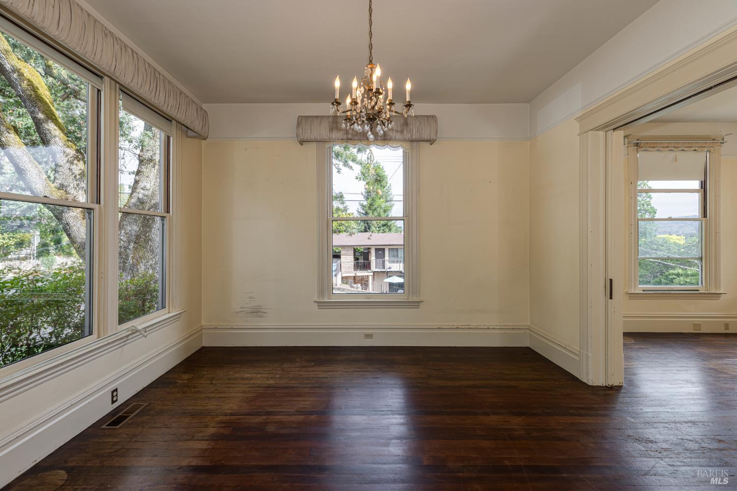342 Keller St