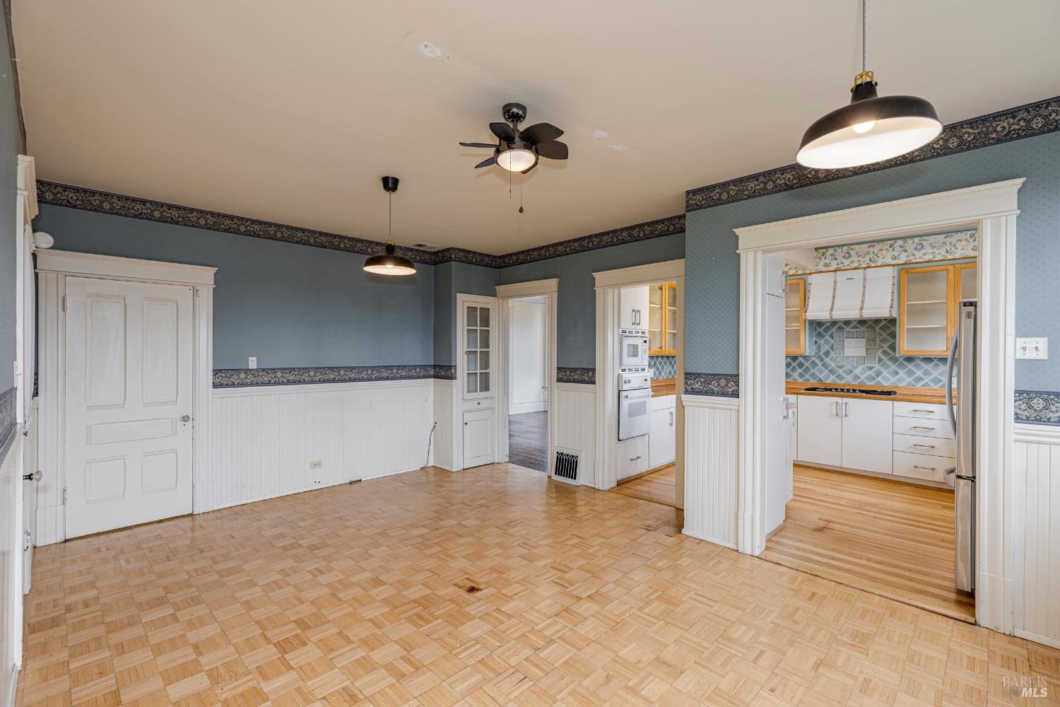 342 Keller St