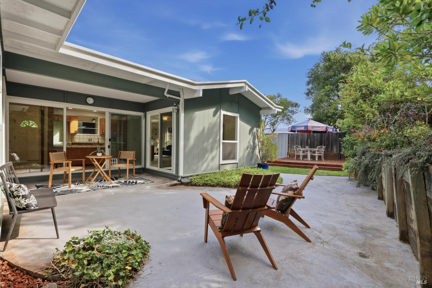 695 Sunset Parkway