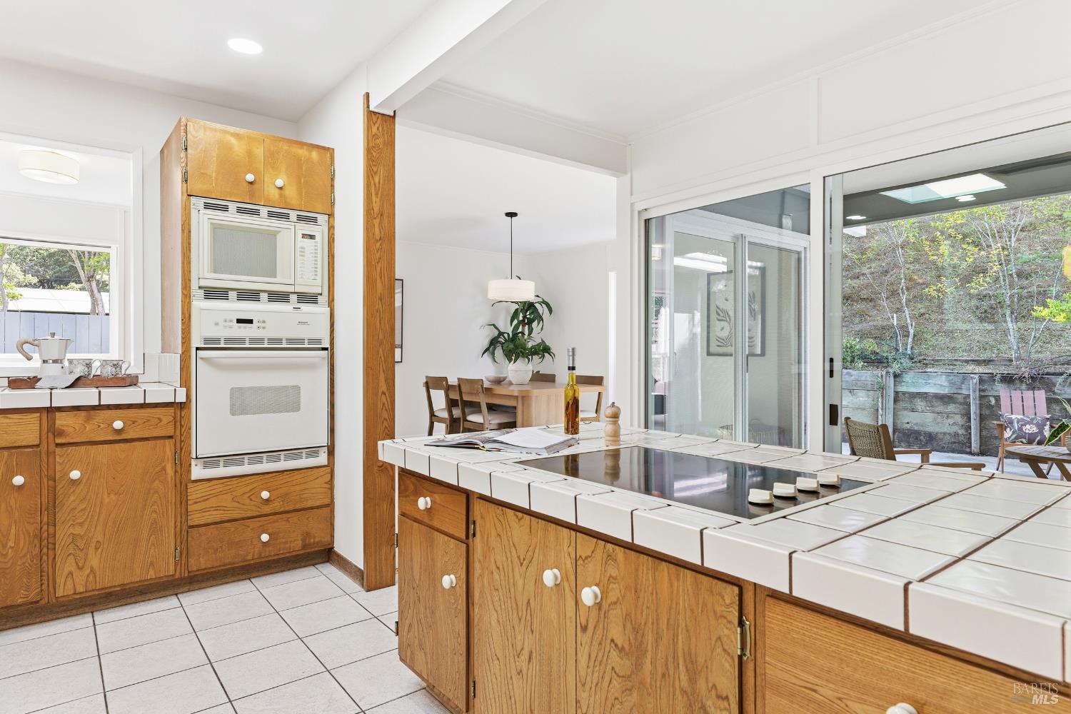 695 Sunset Parkway