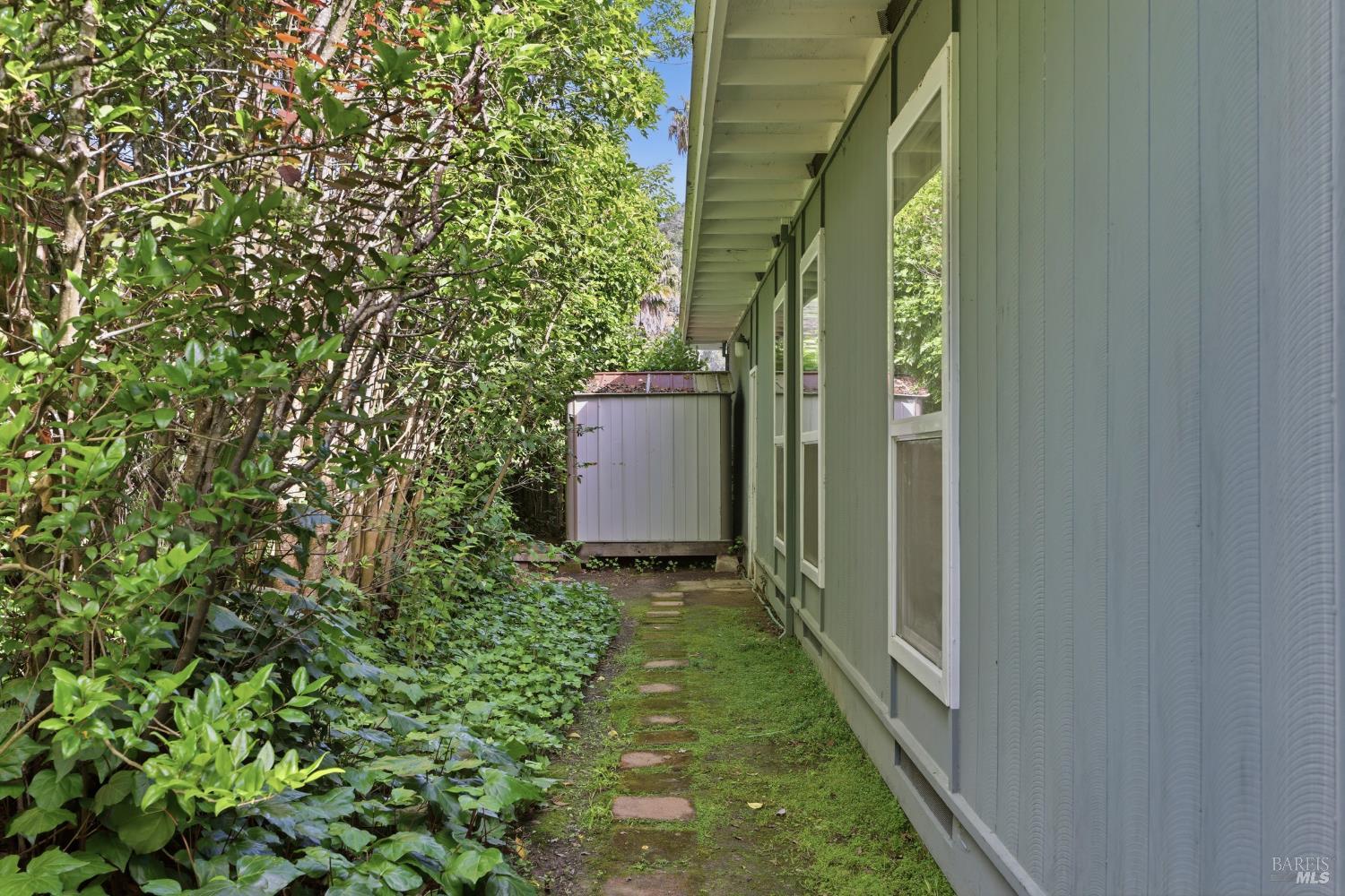 695 Sunset Parkway