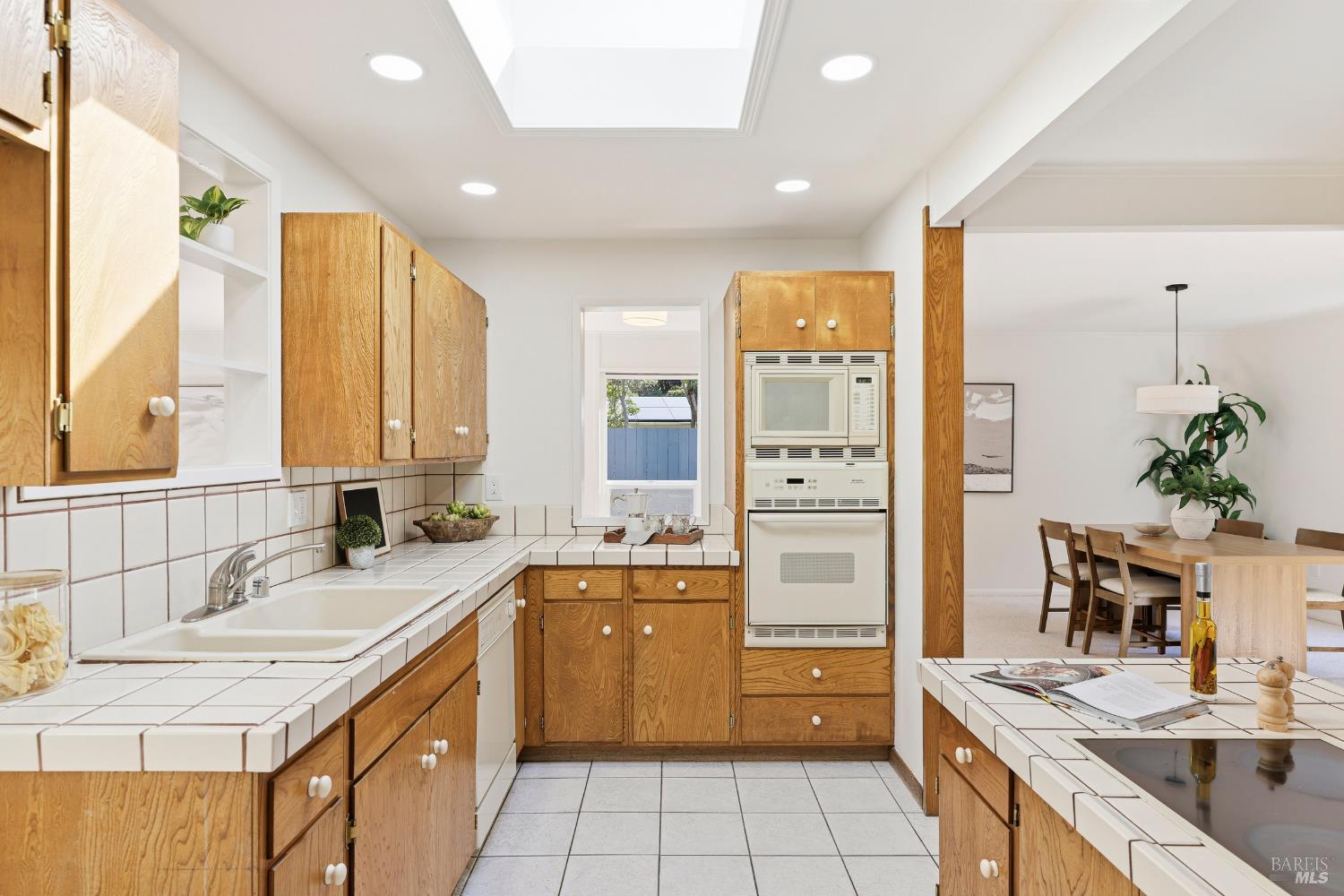 695 Sunset Parkway