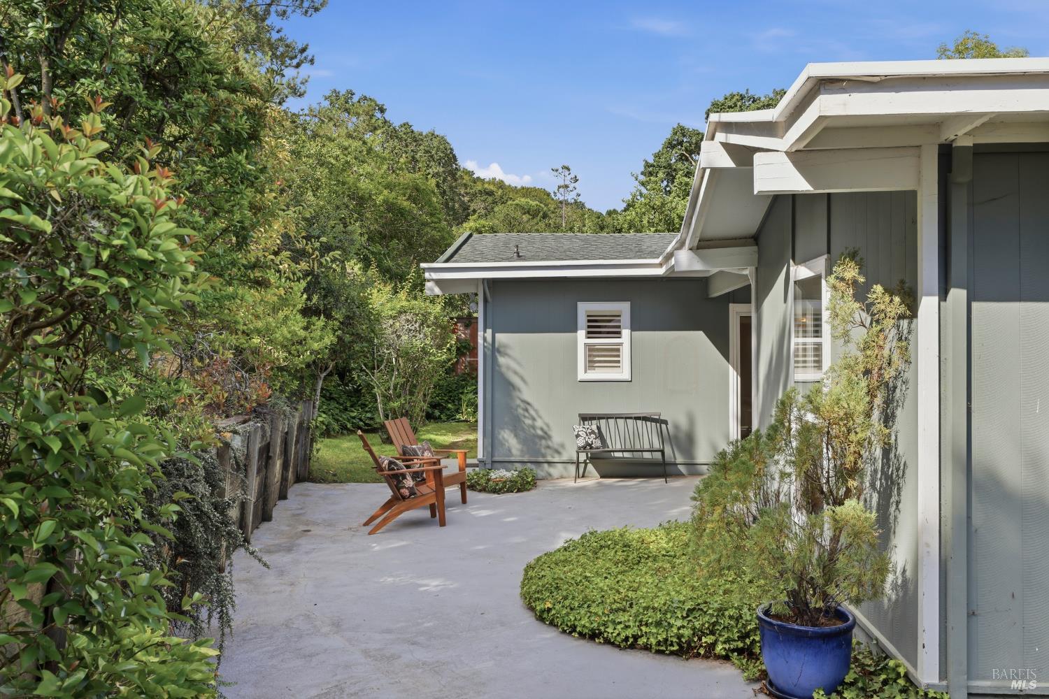 695 Sunset Parkway