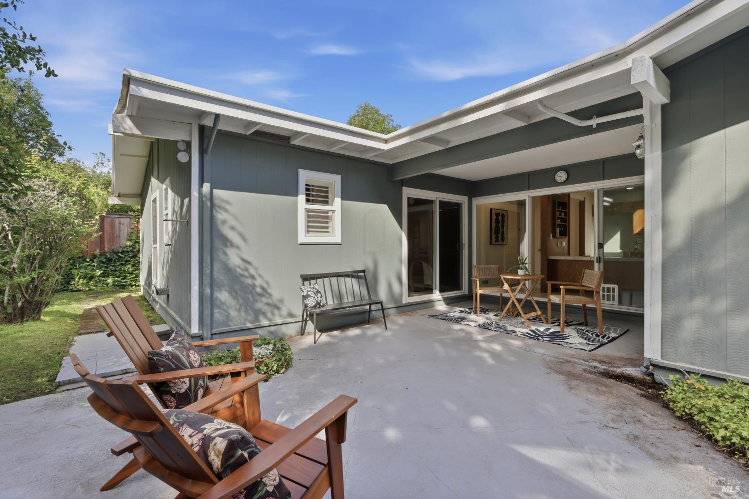 695 Sunset Parkway