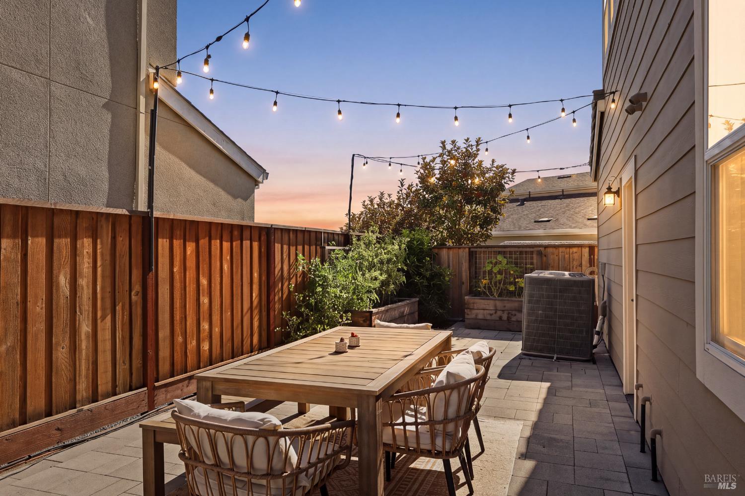 547 Sapphire Street