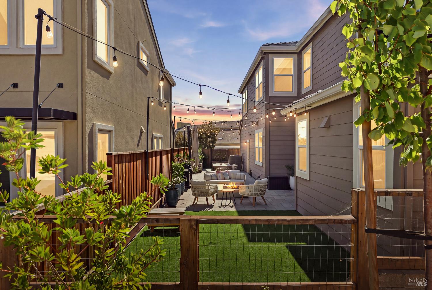 547 Sapphire Street