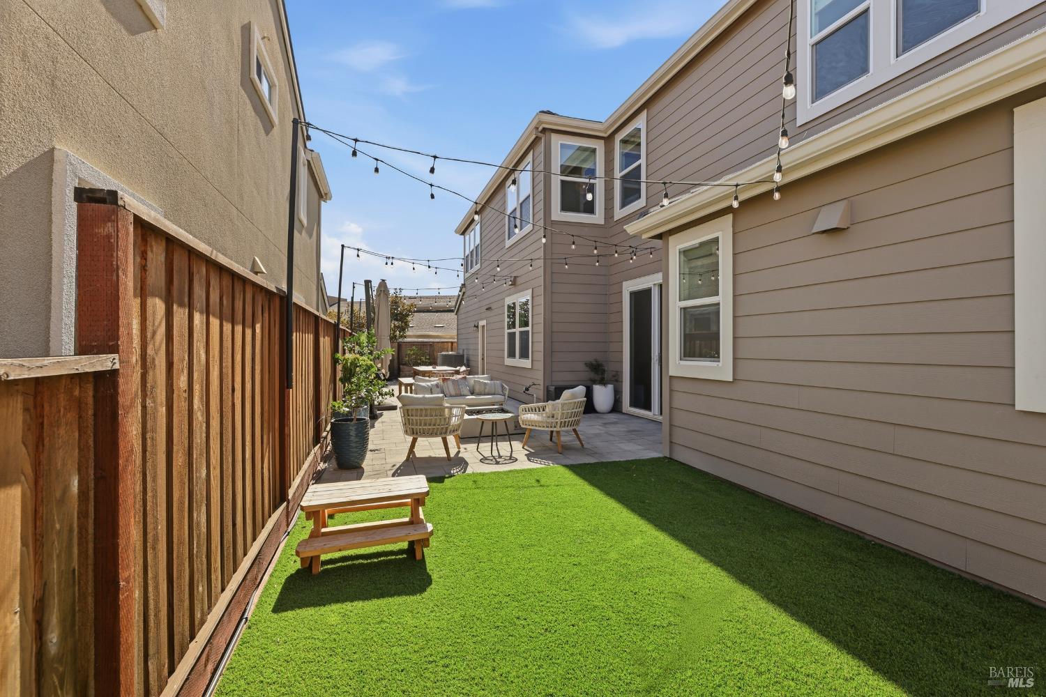 547 Sapphire Street