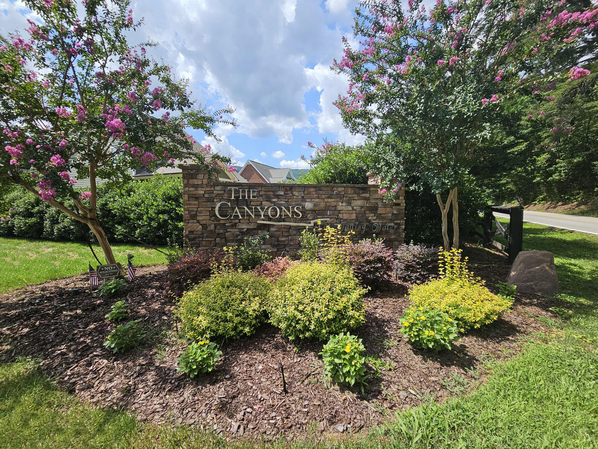 576 Canyon Edge Lane