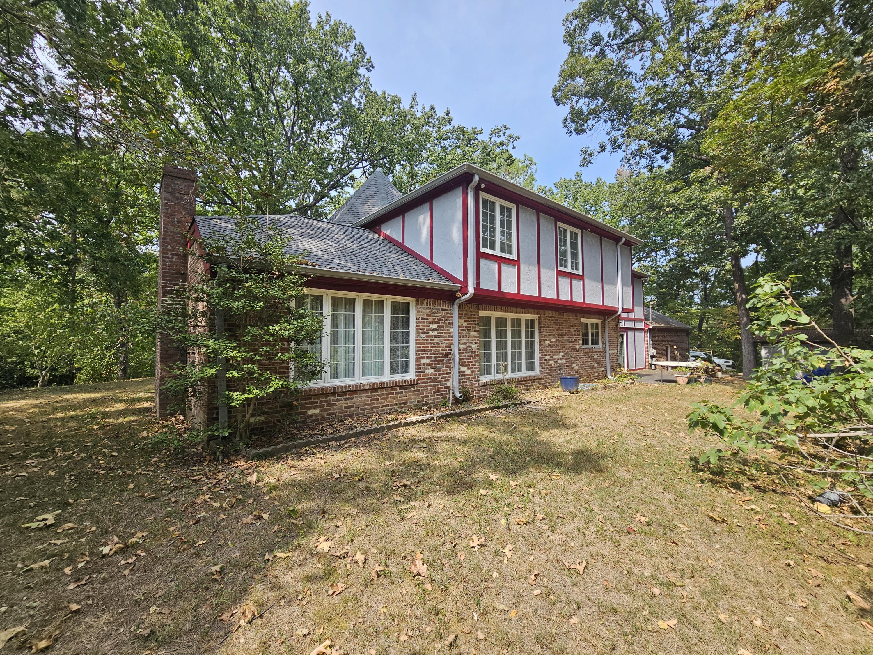 1018 River Hills Drive