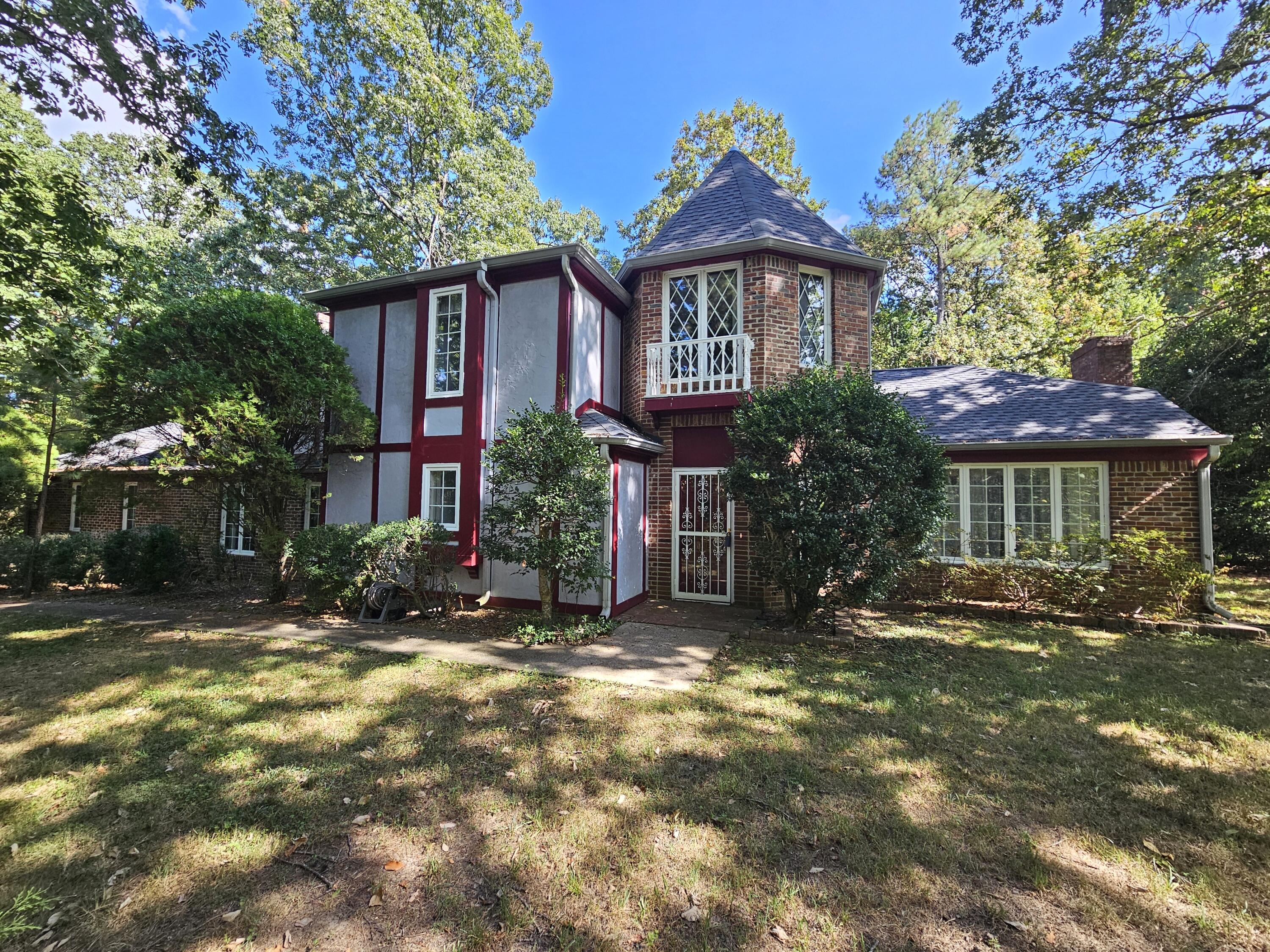 1018 River Hills Drive