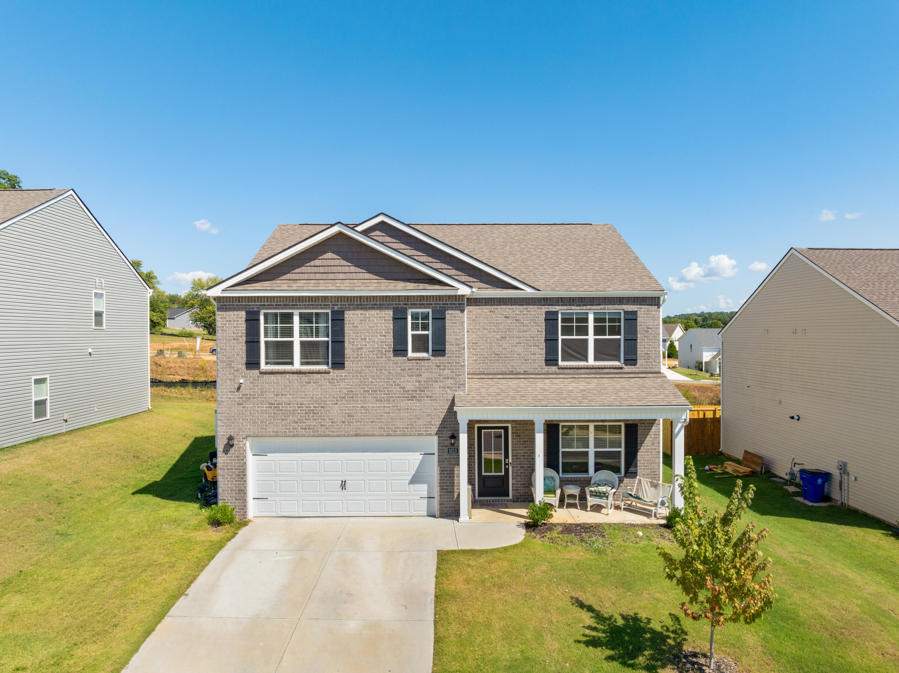 3215 Meadow Creek Way NE