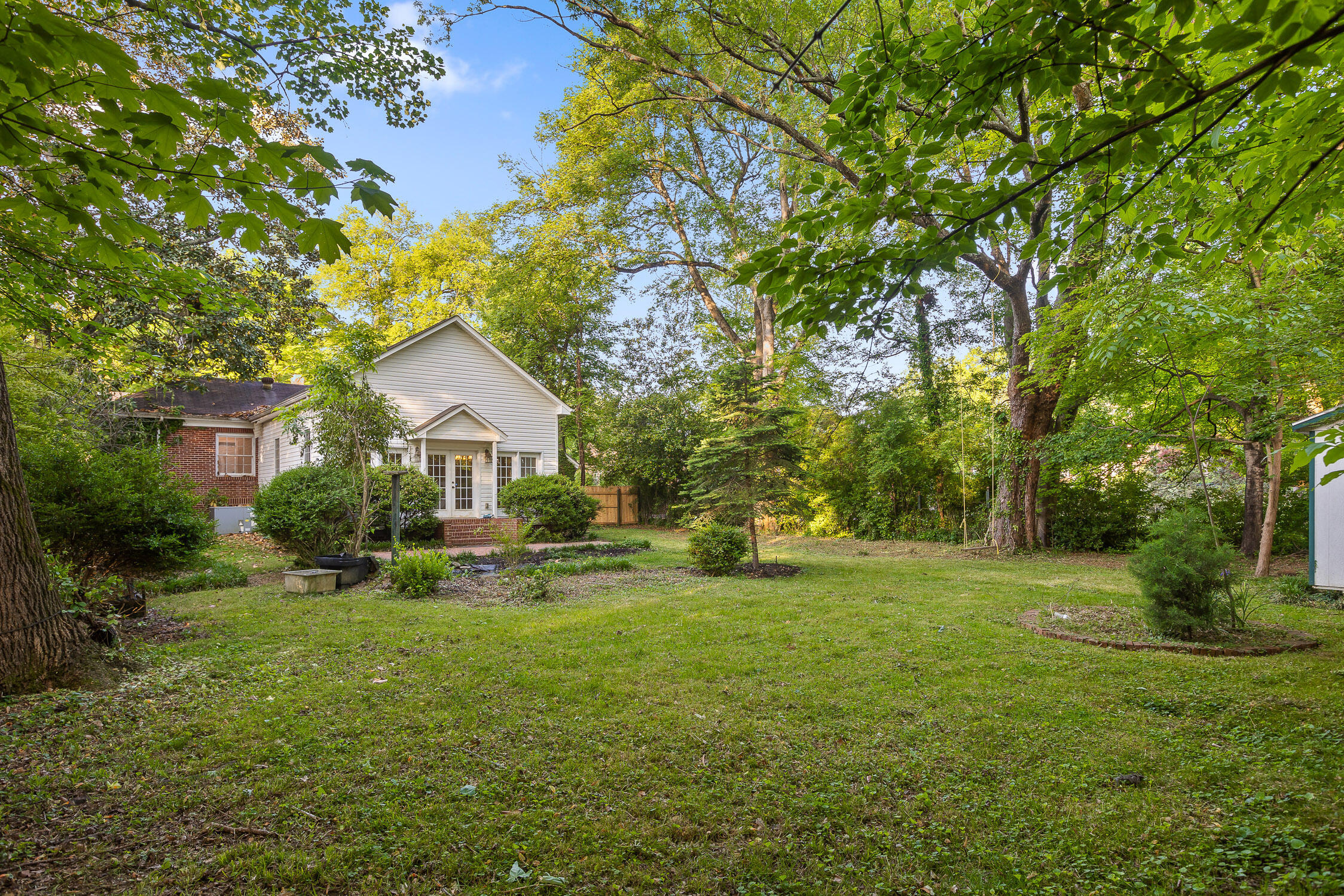 160 Centenary Avenue NW