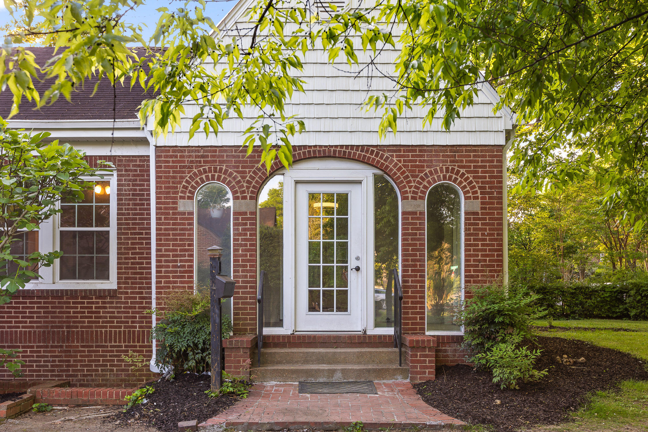 160 Centenary Avenue NW