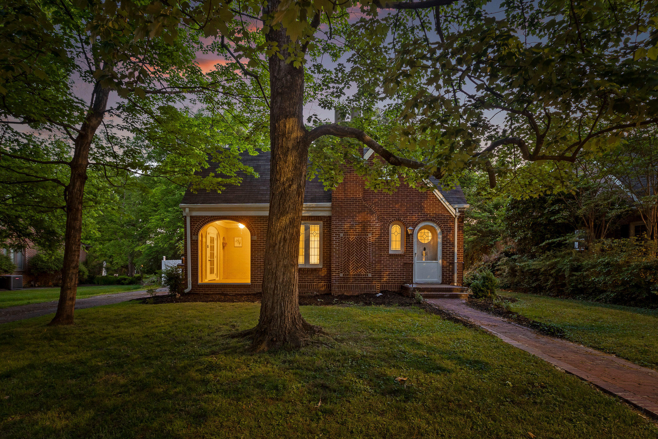 160 Centenary Avenue NW