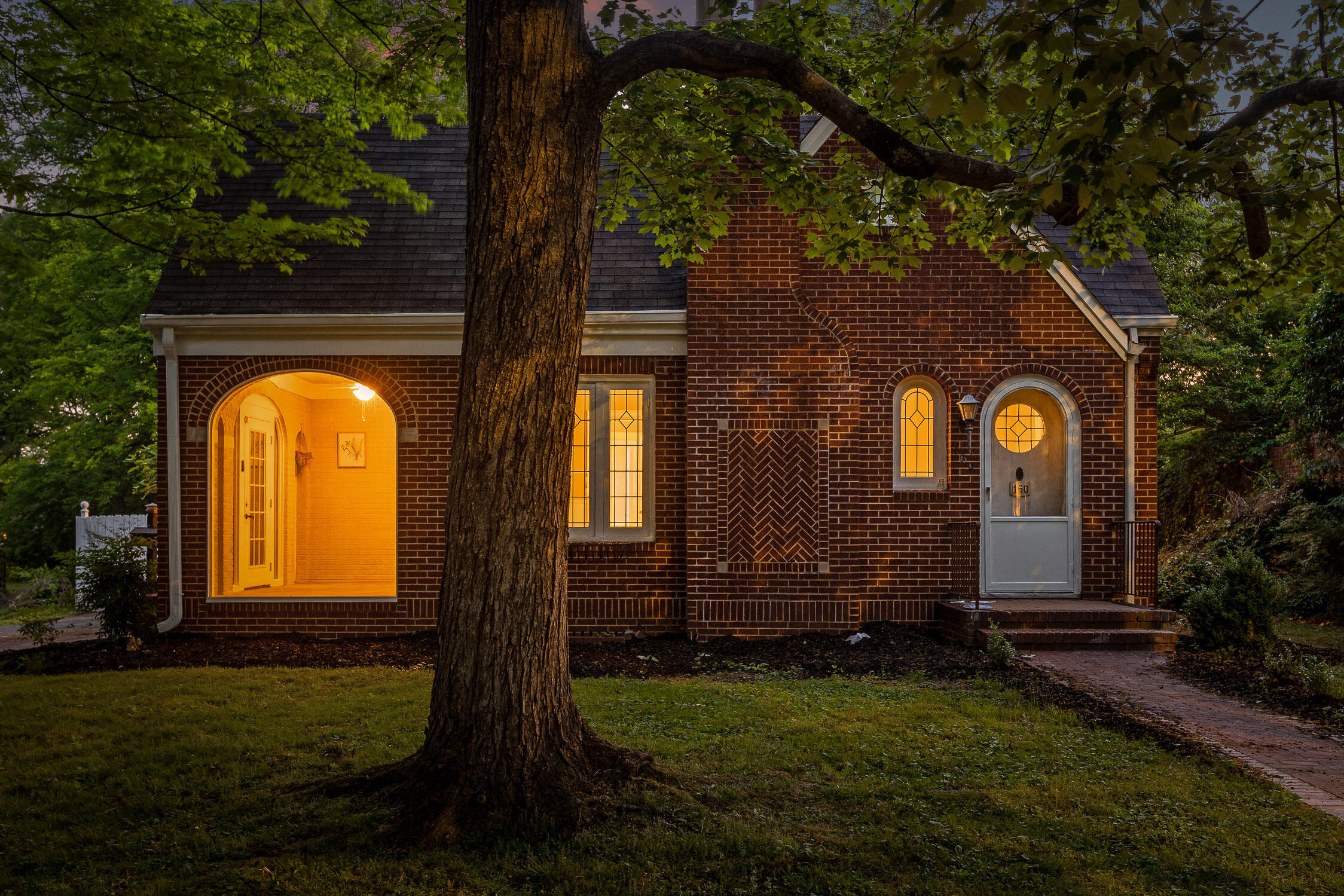 160 Centenary Avenue NW