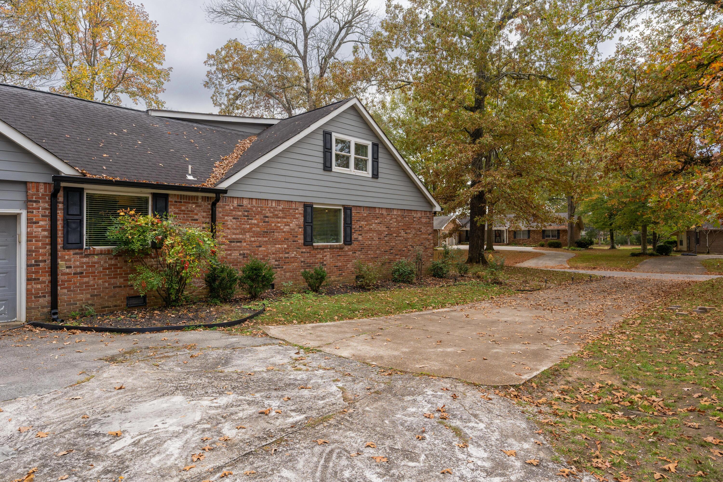 407 Valleybrook Road