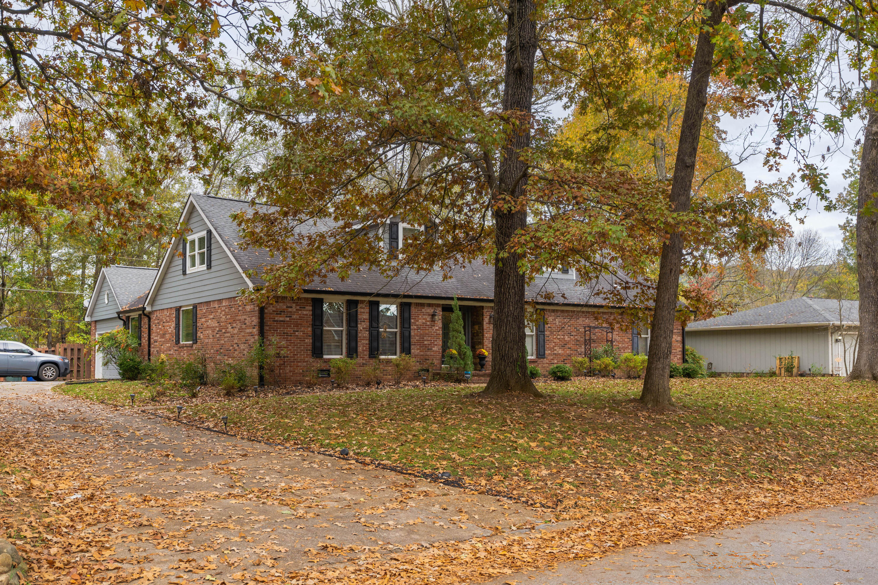 407 Valleybrook Road