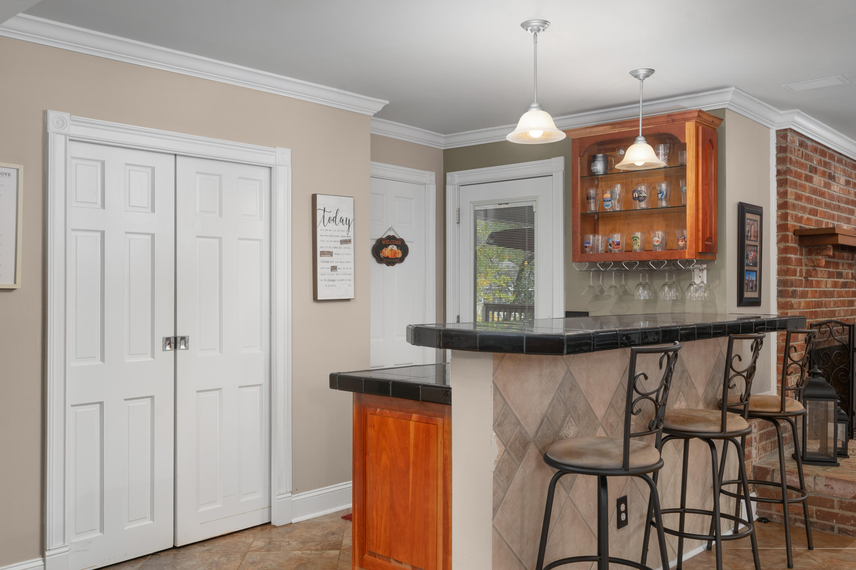 407 Valleybrook Road