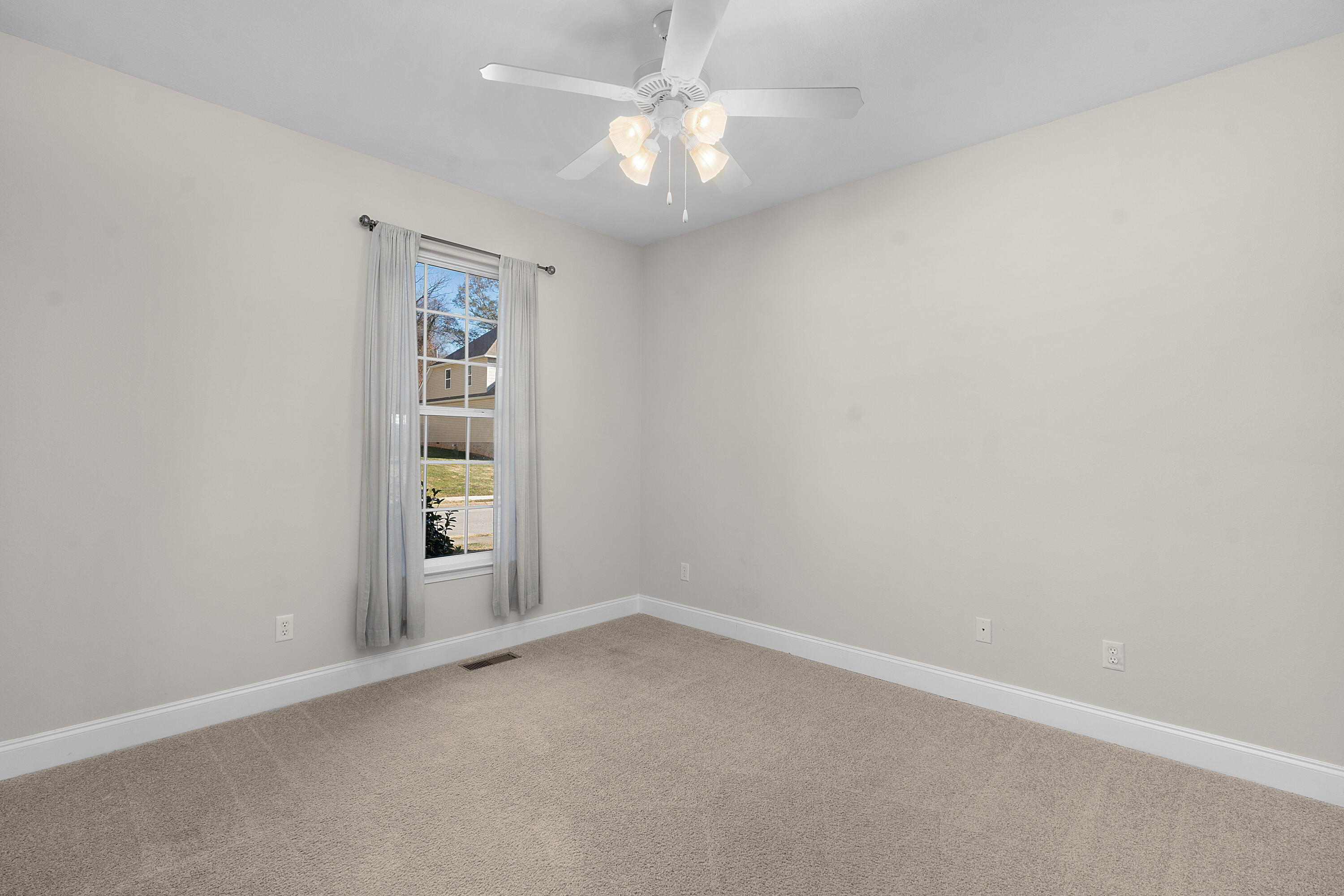 1542 Courtland Drive