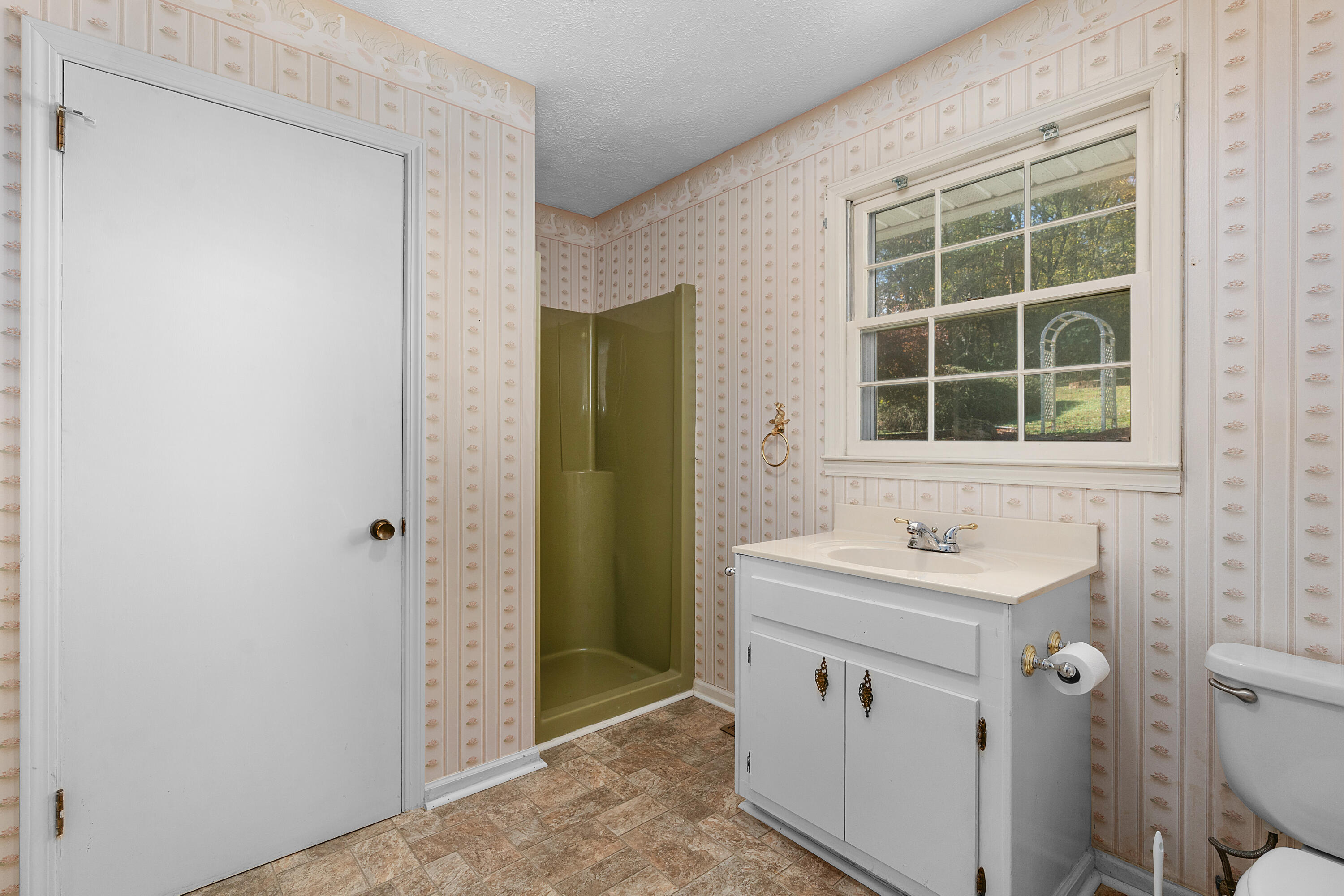 178 Quinton Drive SW