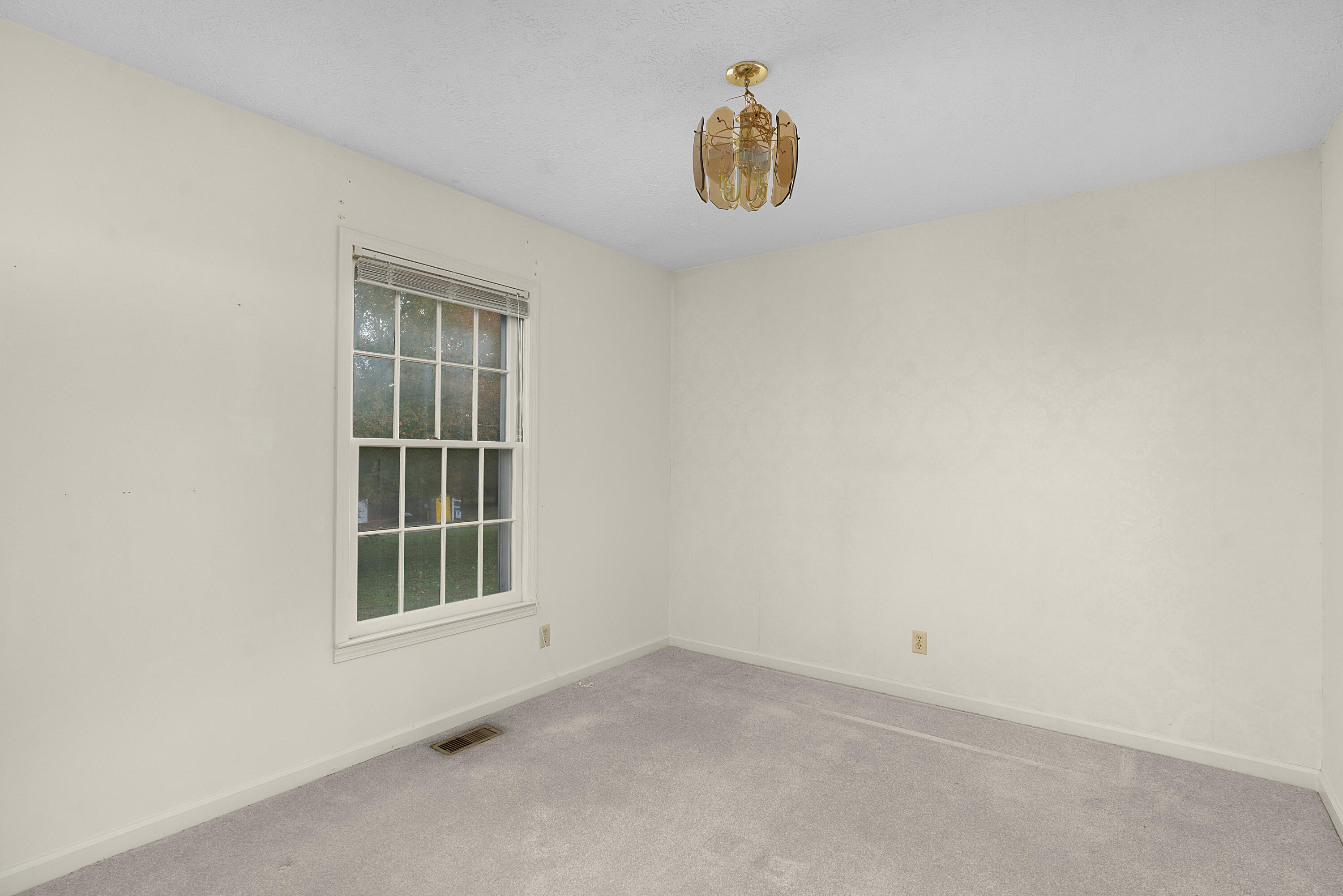 178 Quinton Drive SW