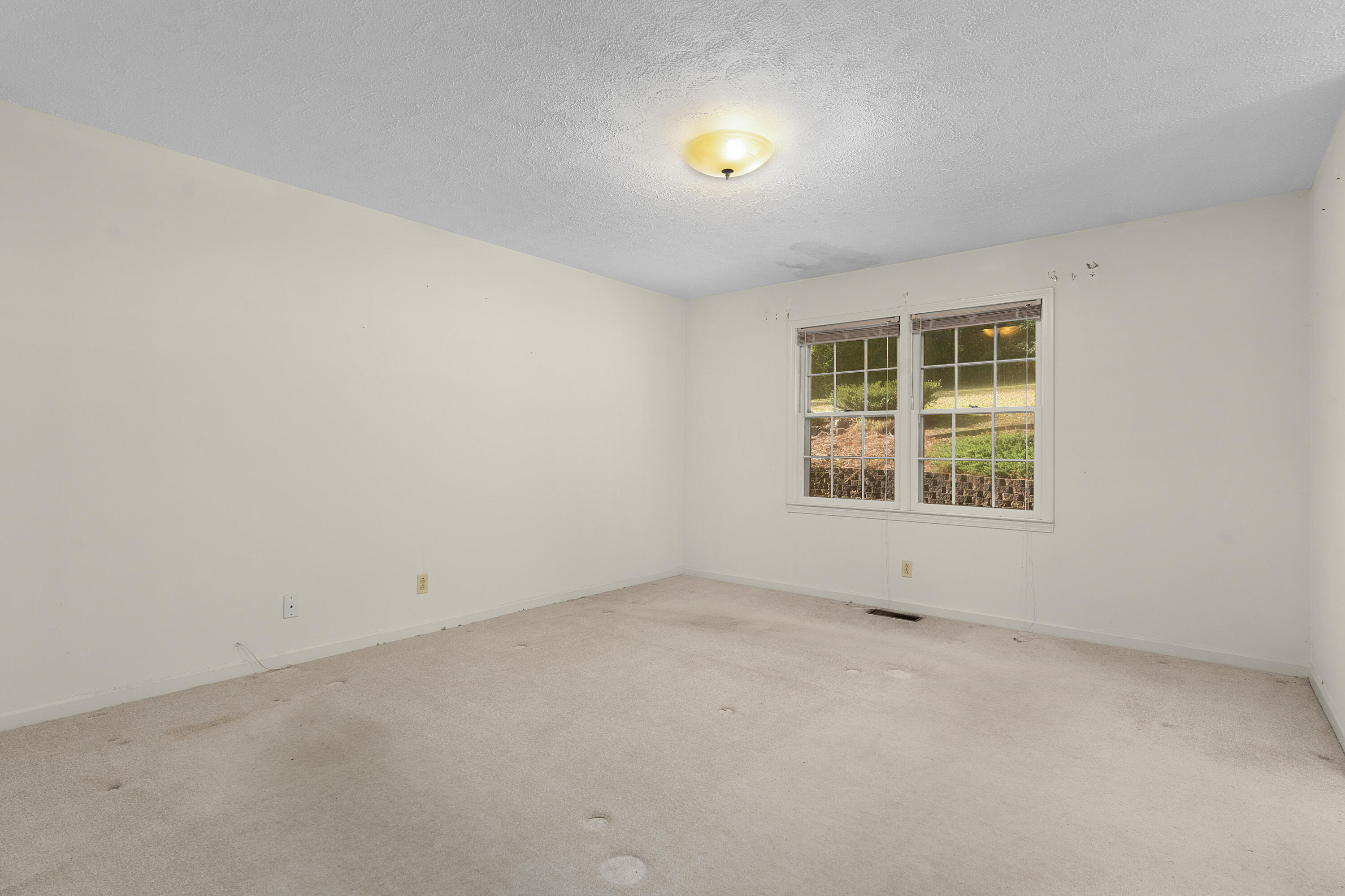 178 Quinton Drive SW