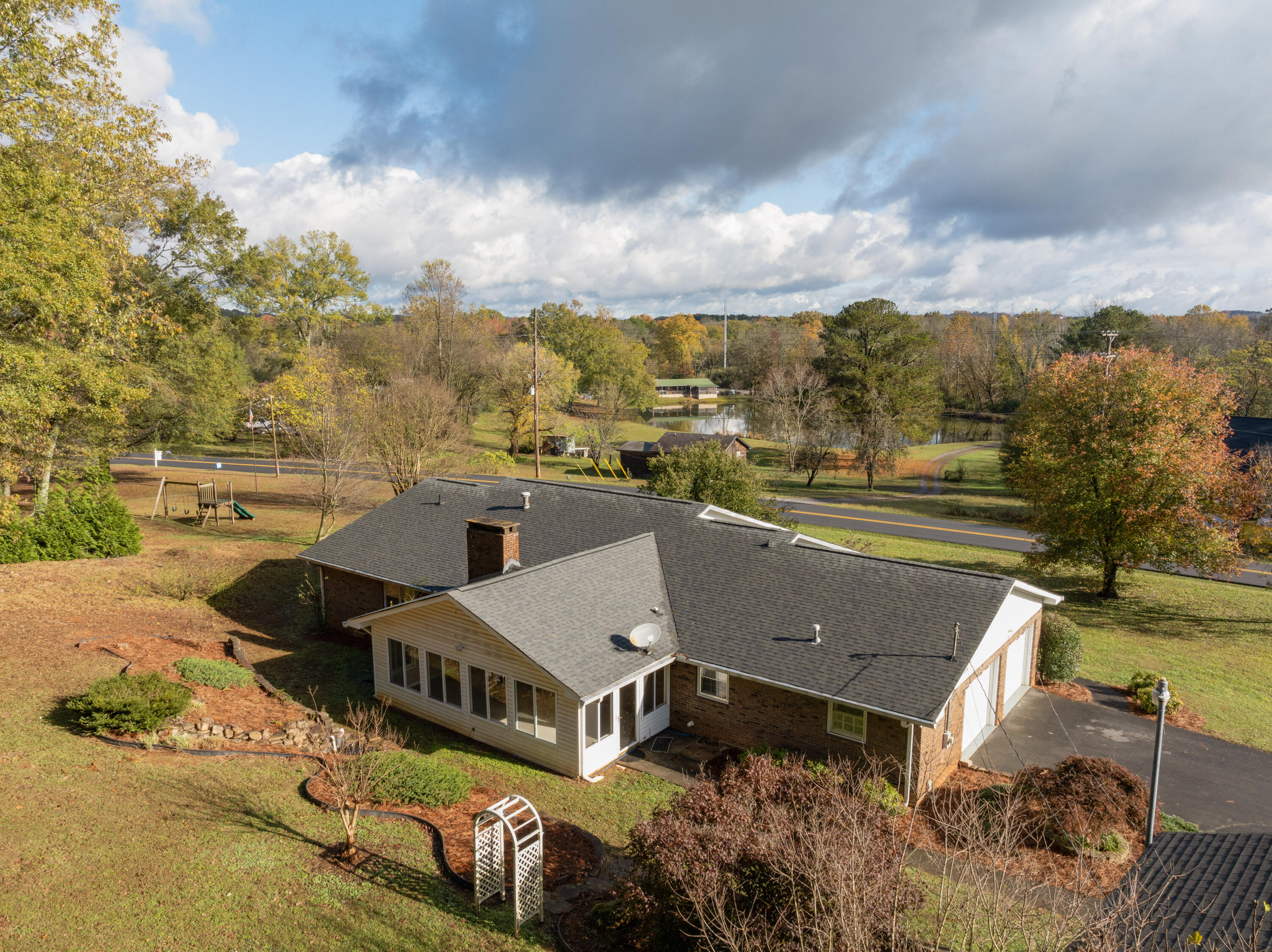 178 Quinton Drive SW