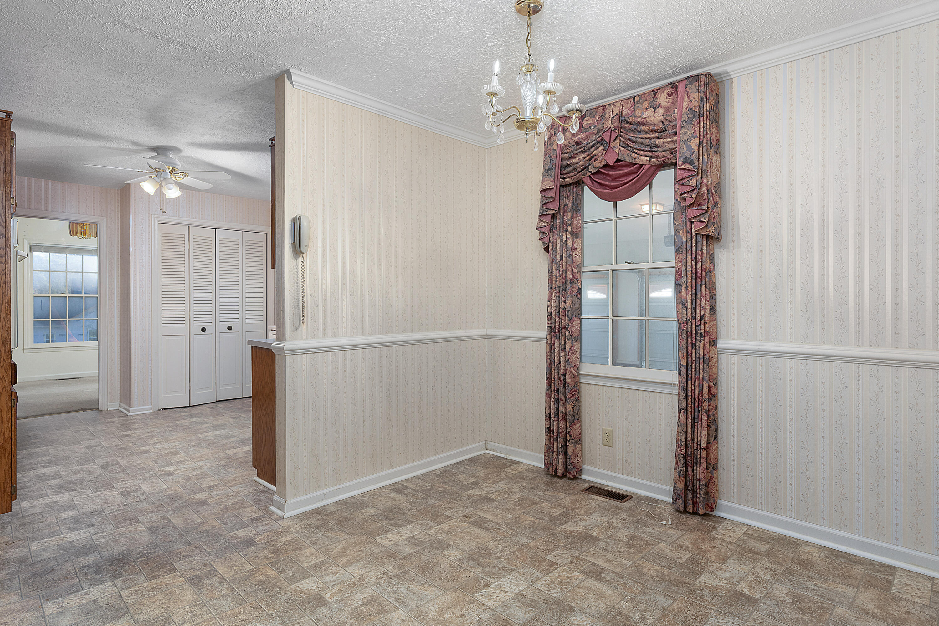178 Quinton Drive SW