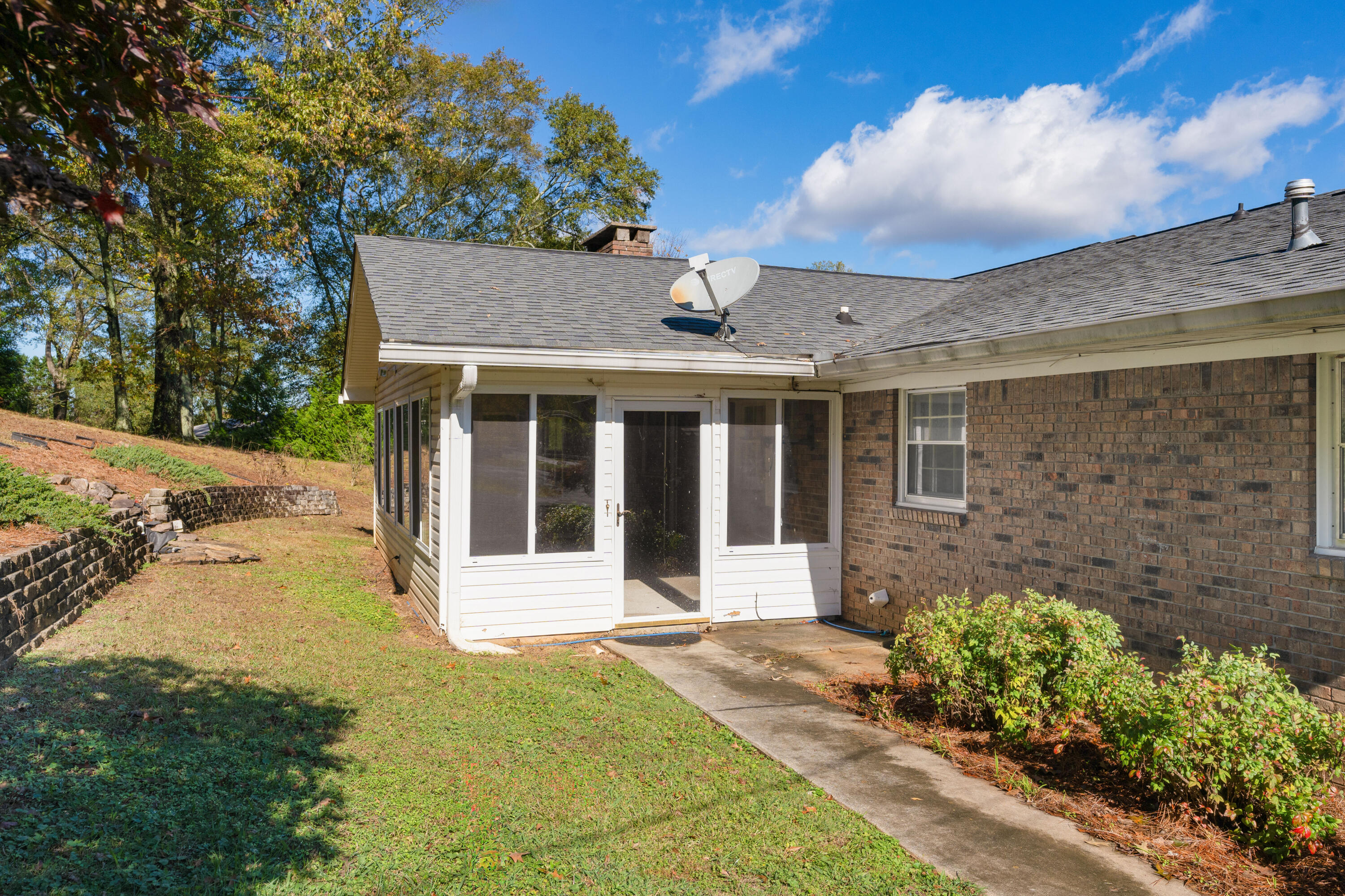 178 Quinton Drive SW