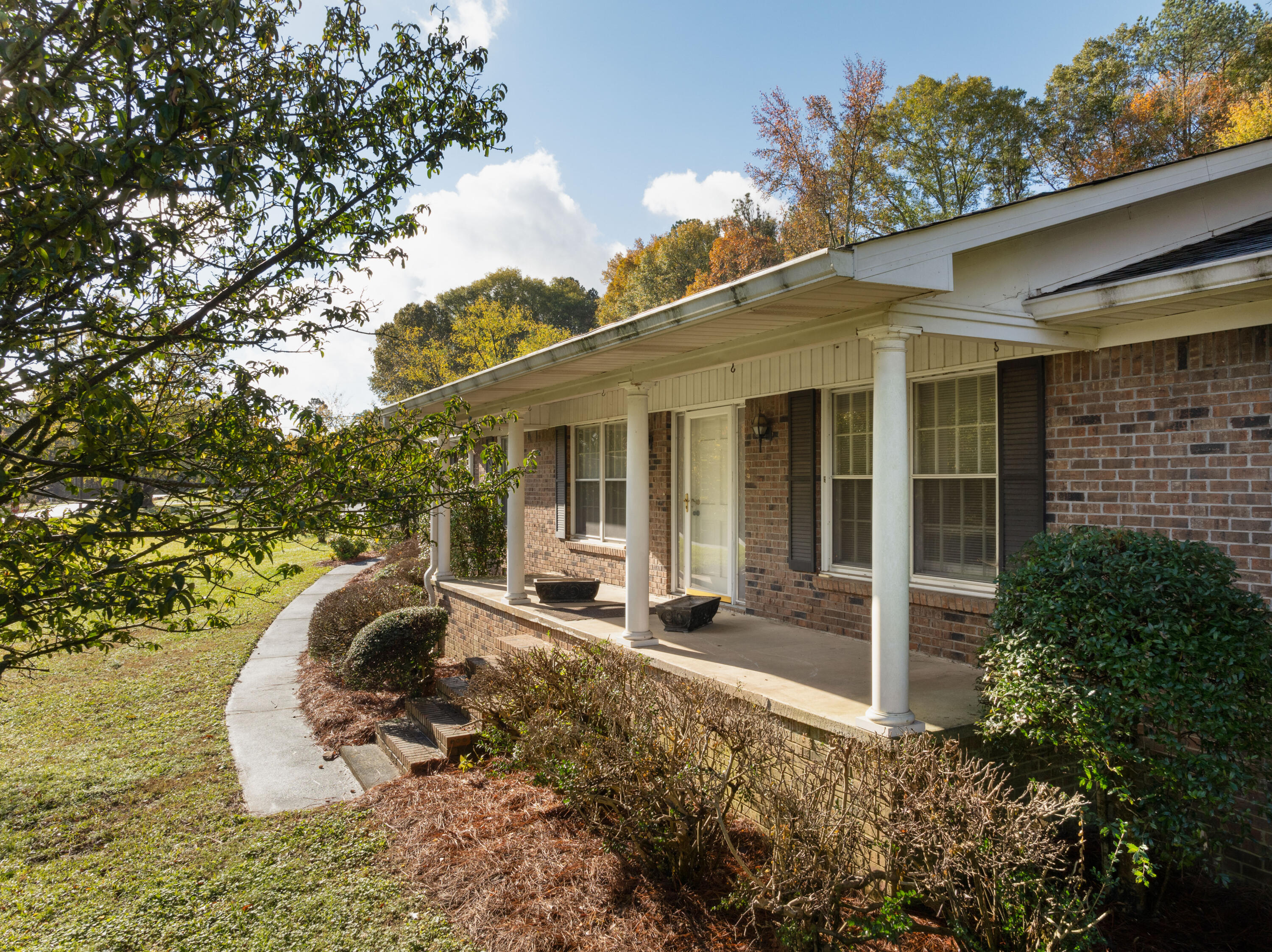 178 Quinton Drive SW