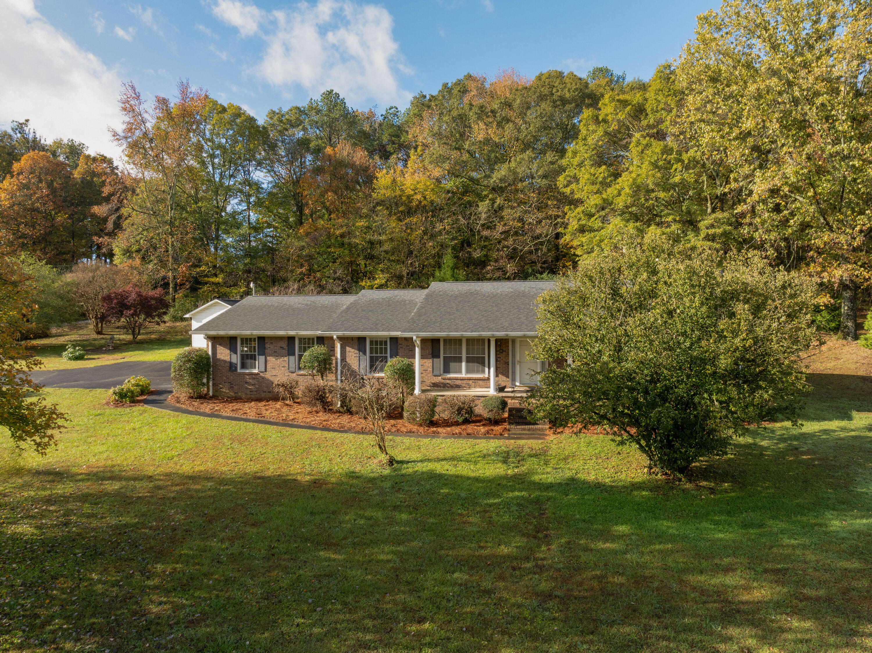 178 Quinton Drive SW