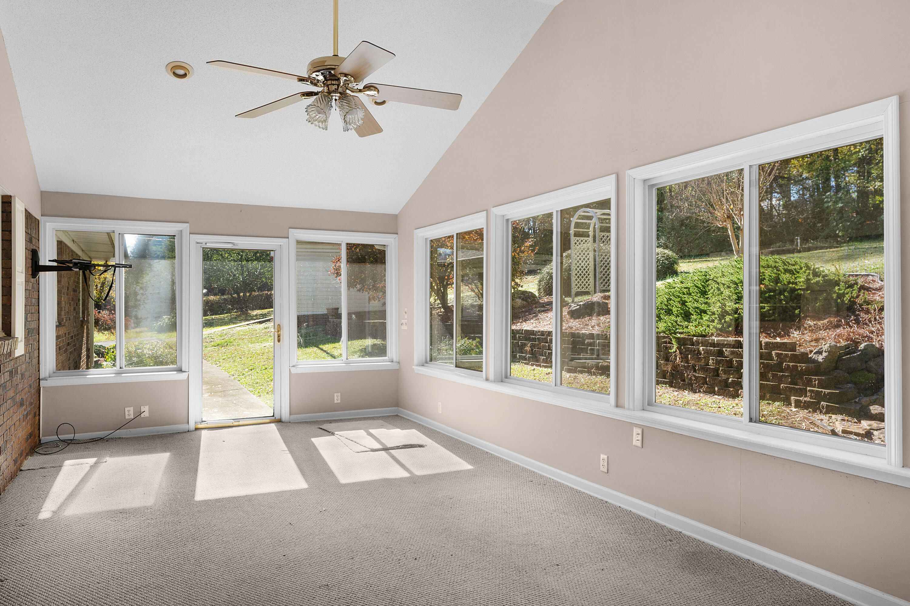 178 Quinton Drive SW
