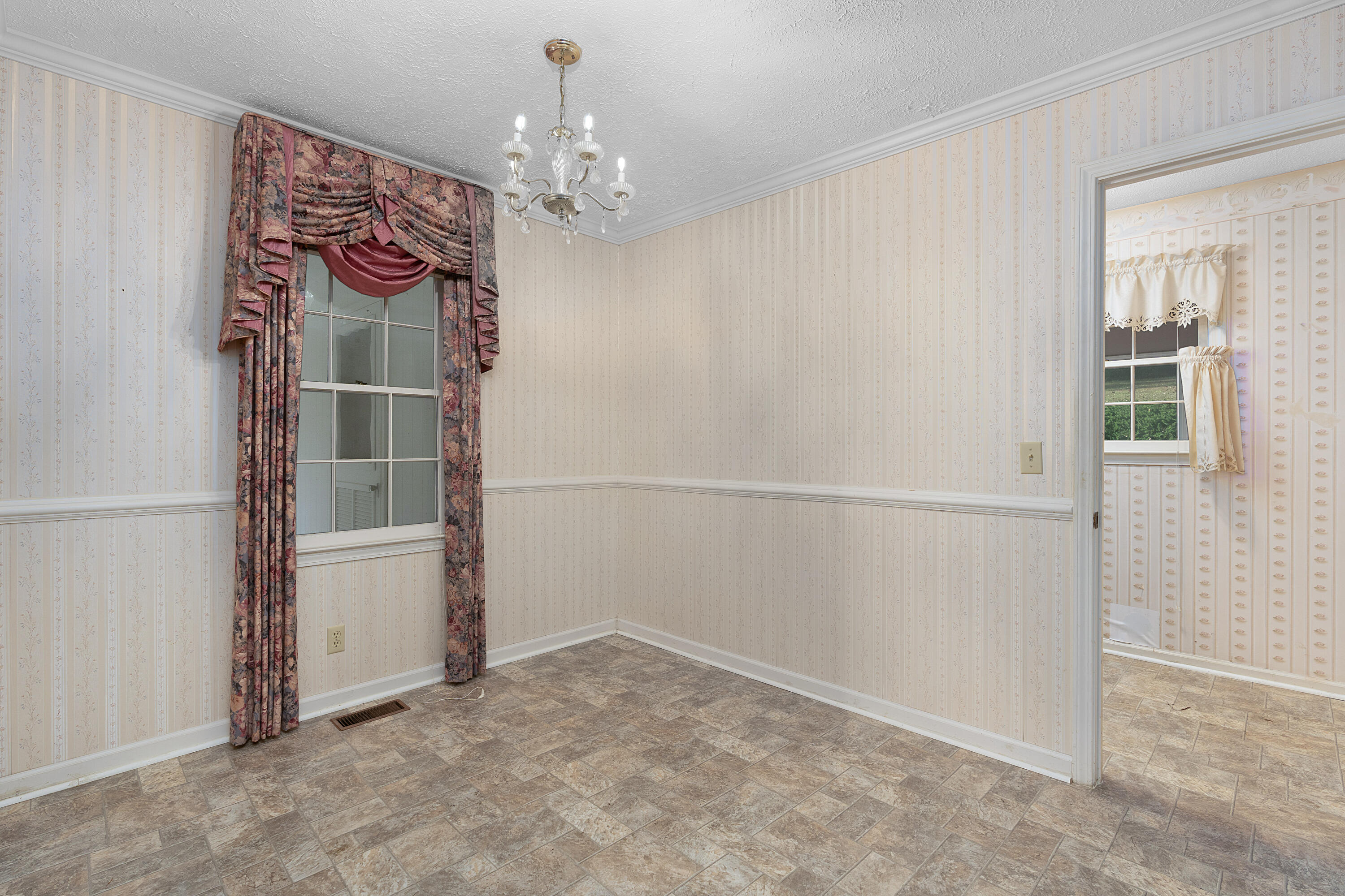 178 Quinton Drive SW