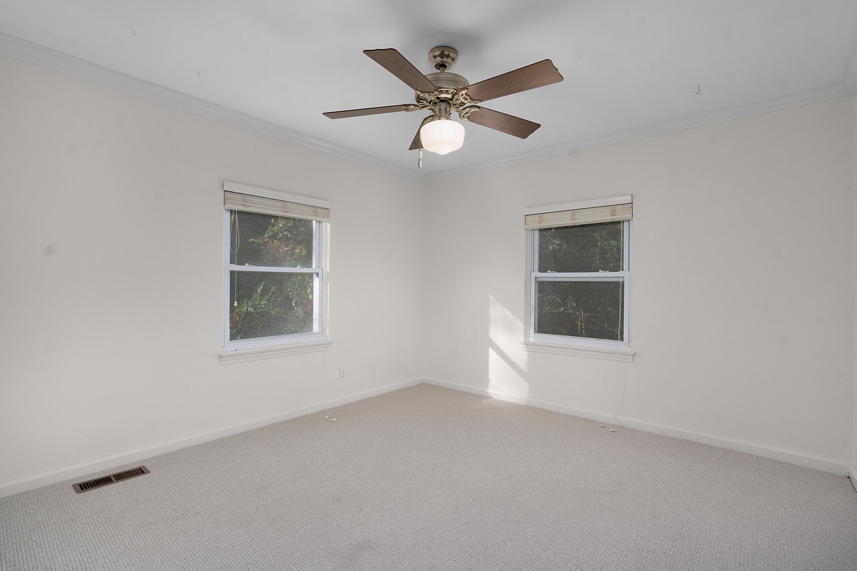1206 Peter Pan Road