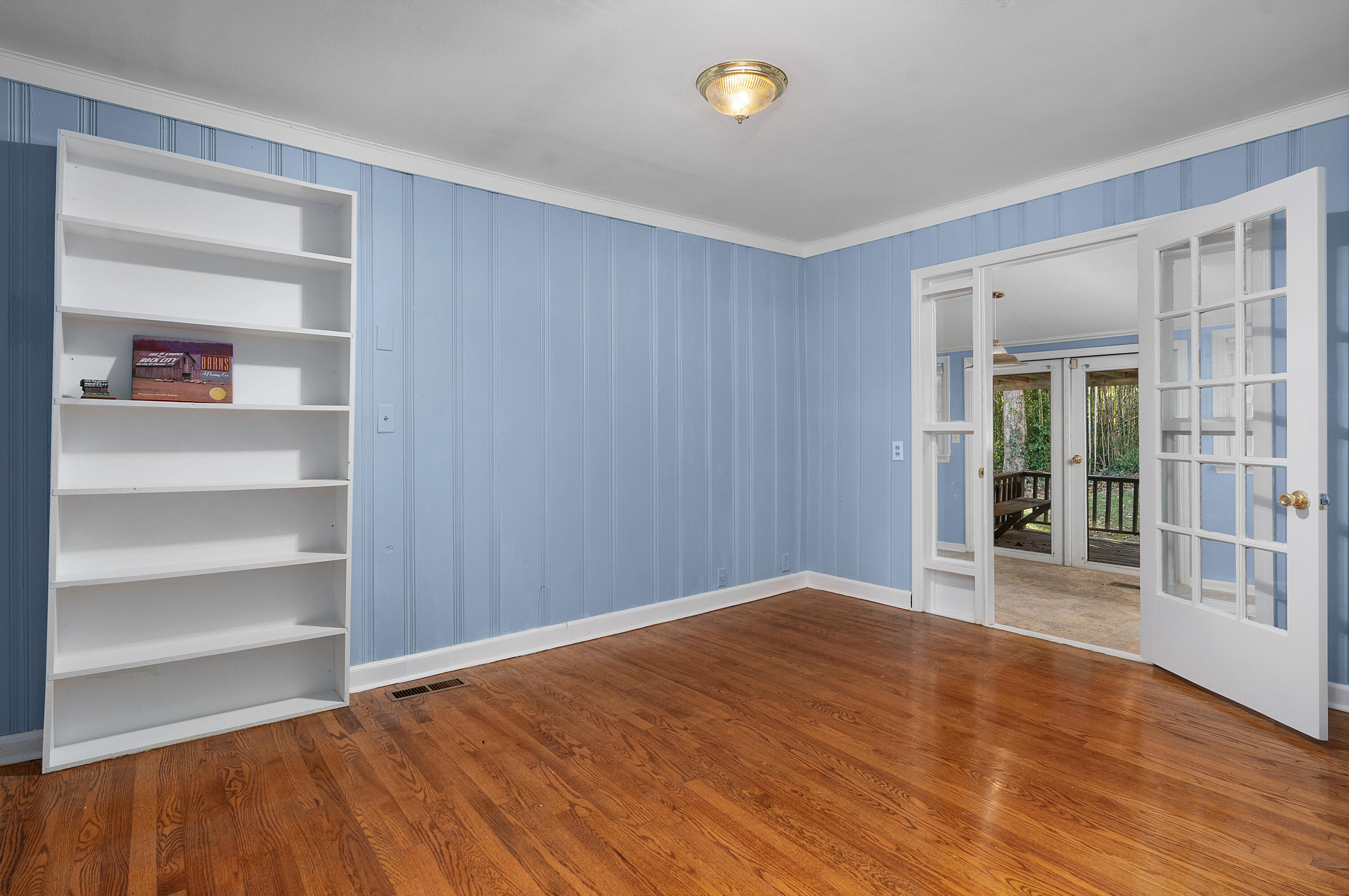 1206 Peter Pan Road