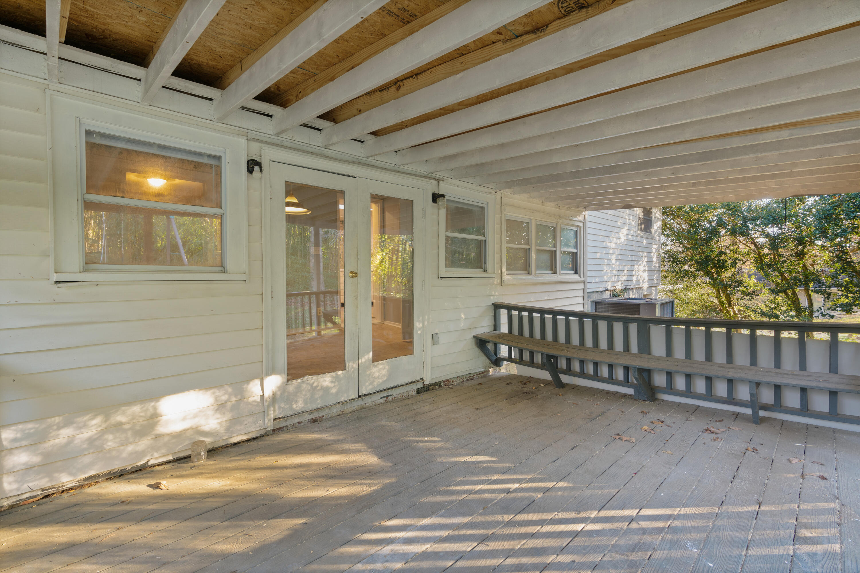 1206 Peter Pan Road