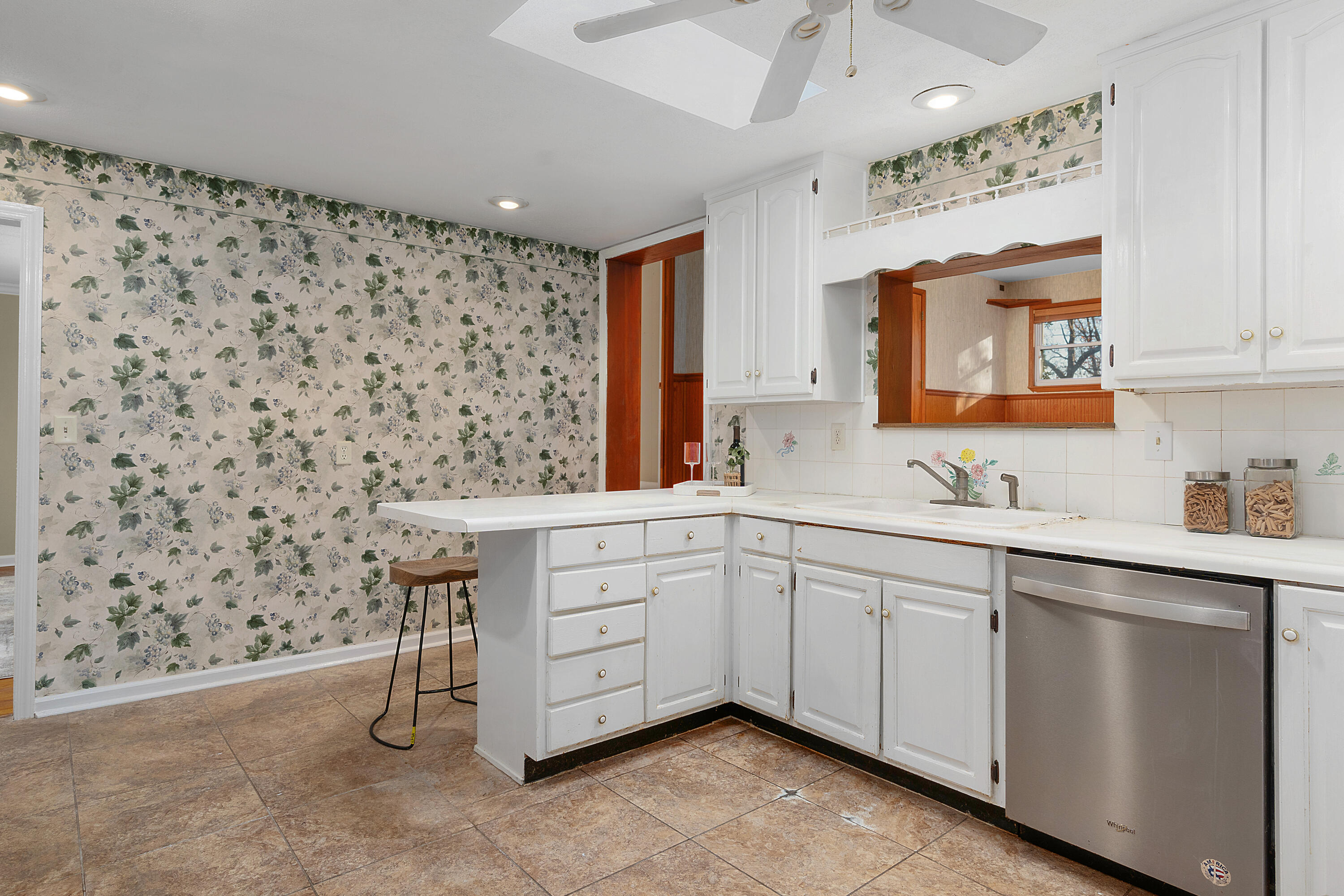 1206 Peter Pan Road