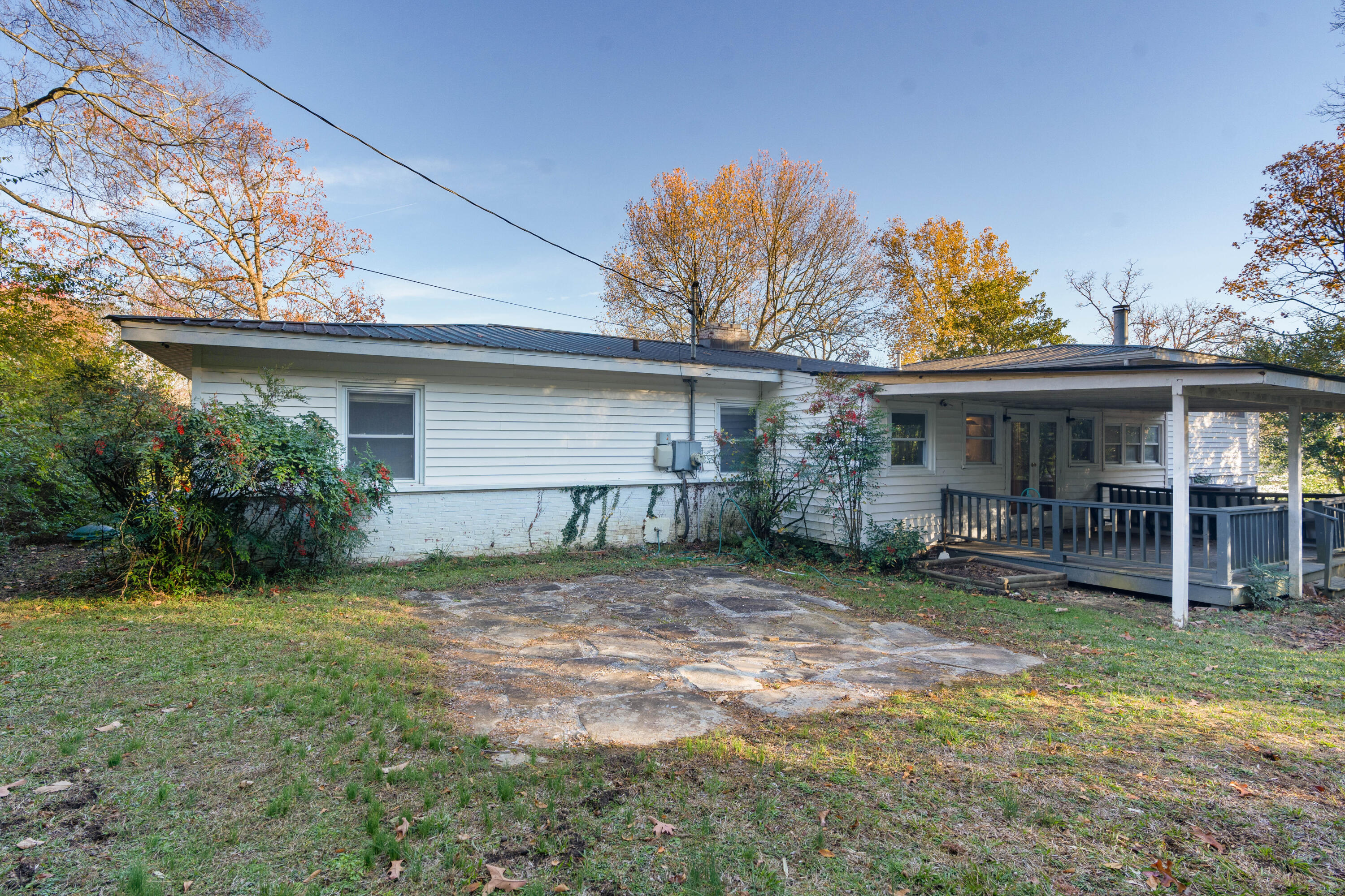 1206 Peter Pan Road