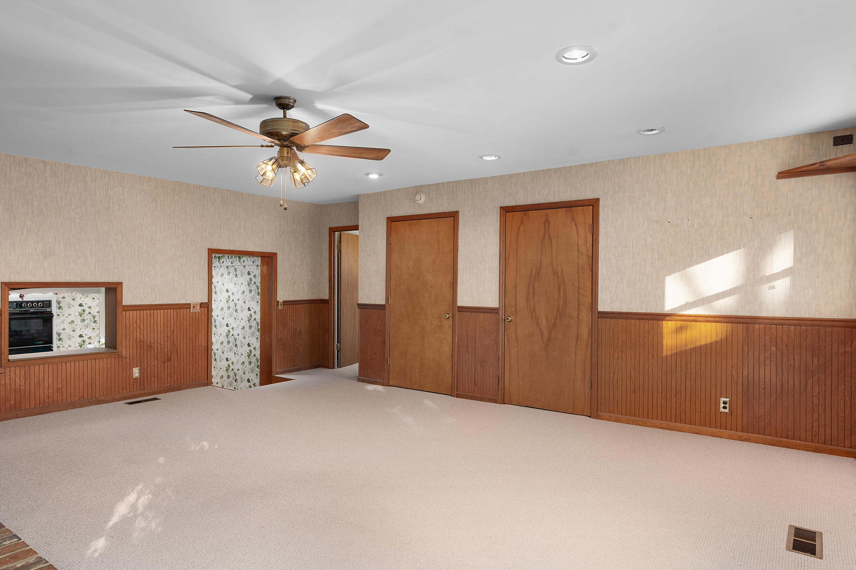 1206 Peter Pan Road