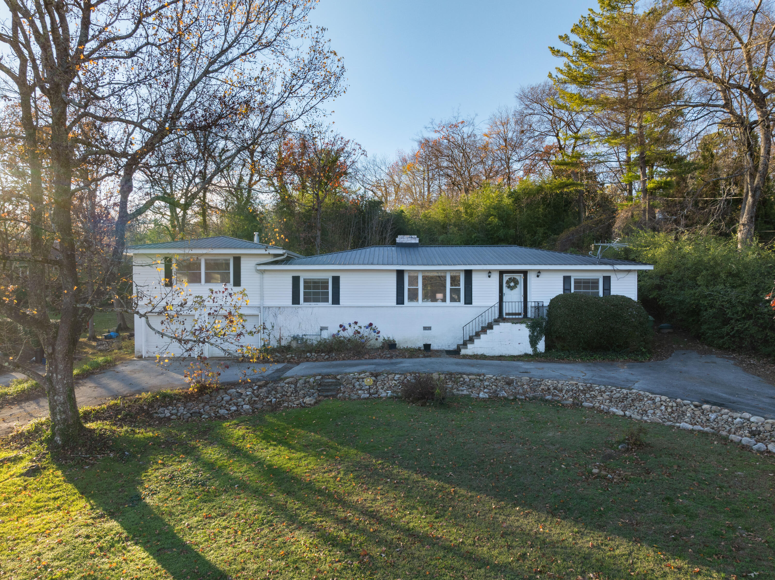 1206 Peter Pan Road