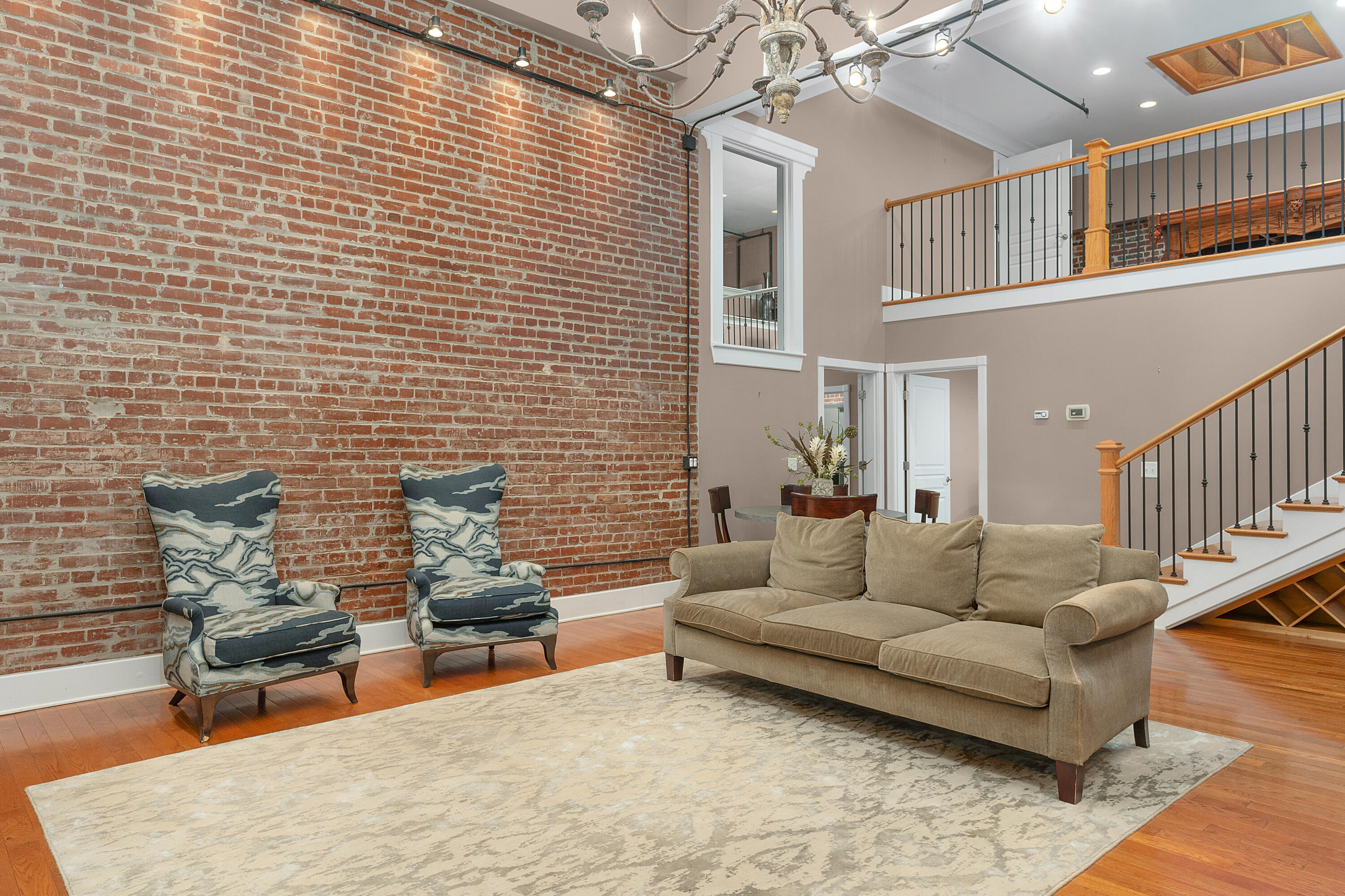 1467 Market Street, 200