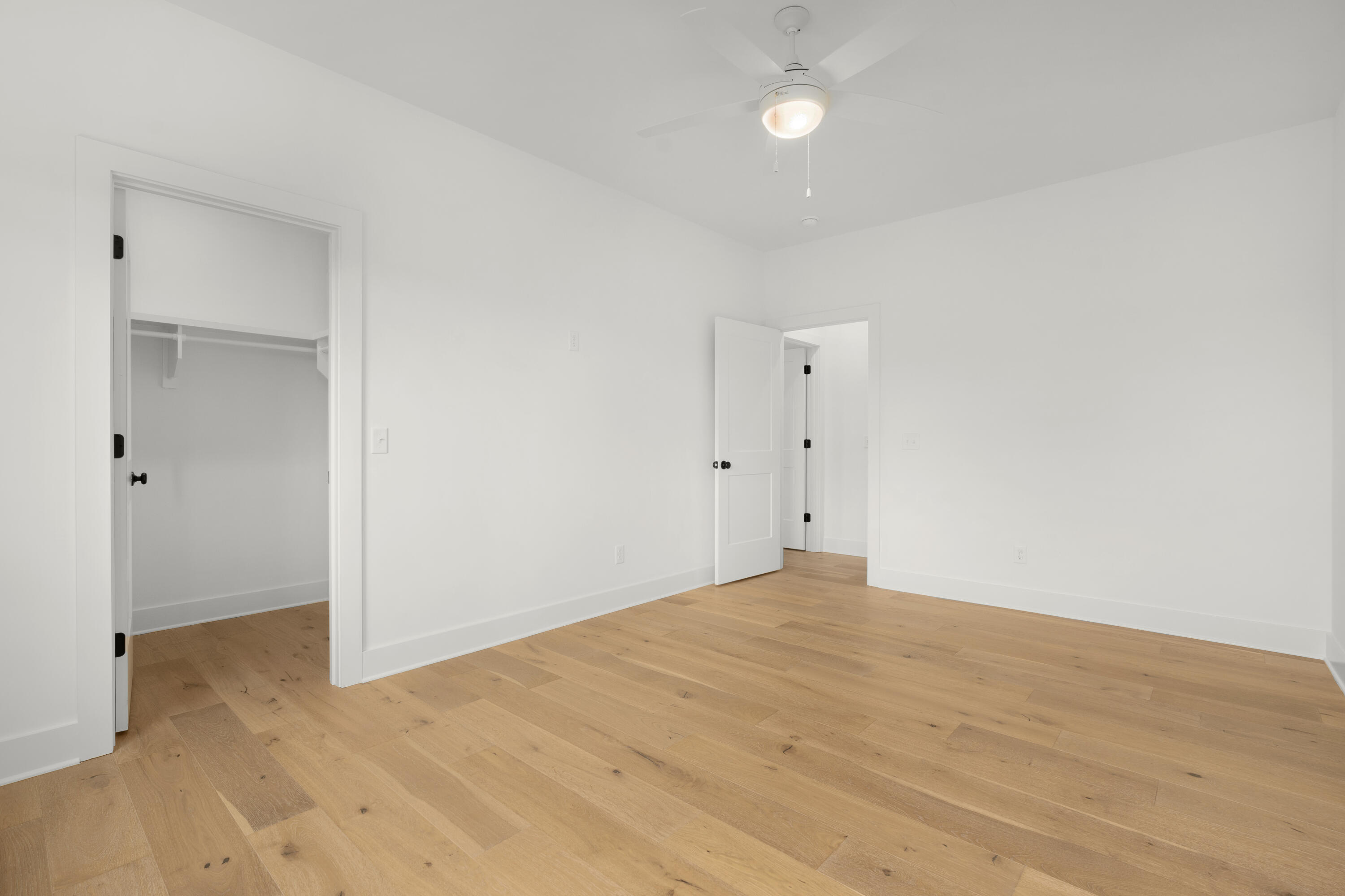 1044 E 4th Street, 101