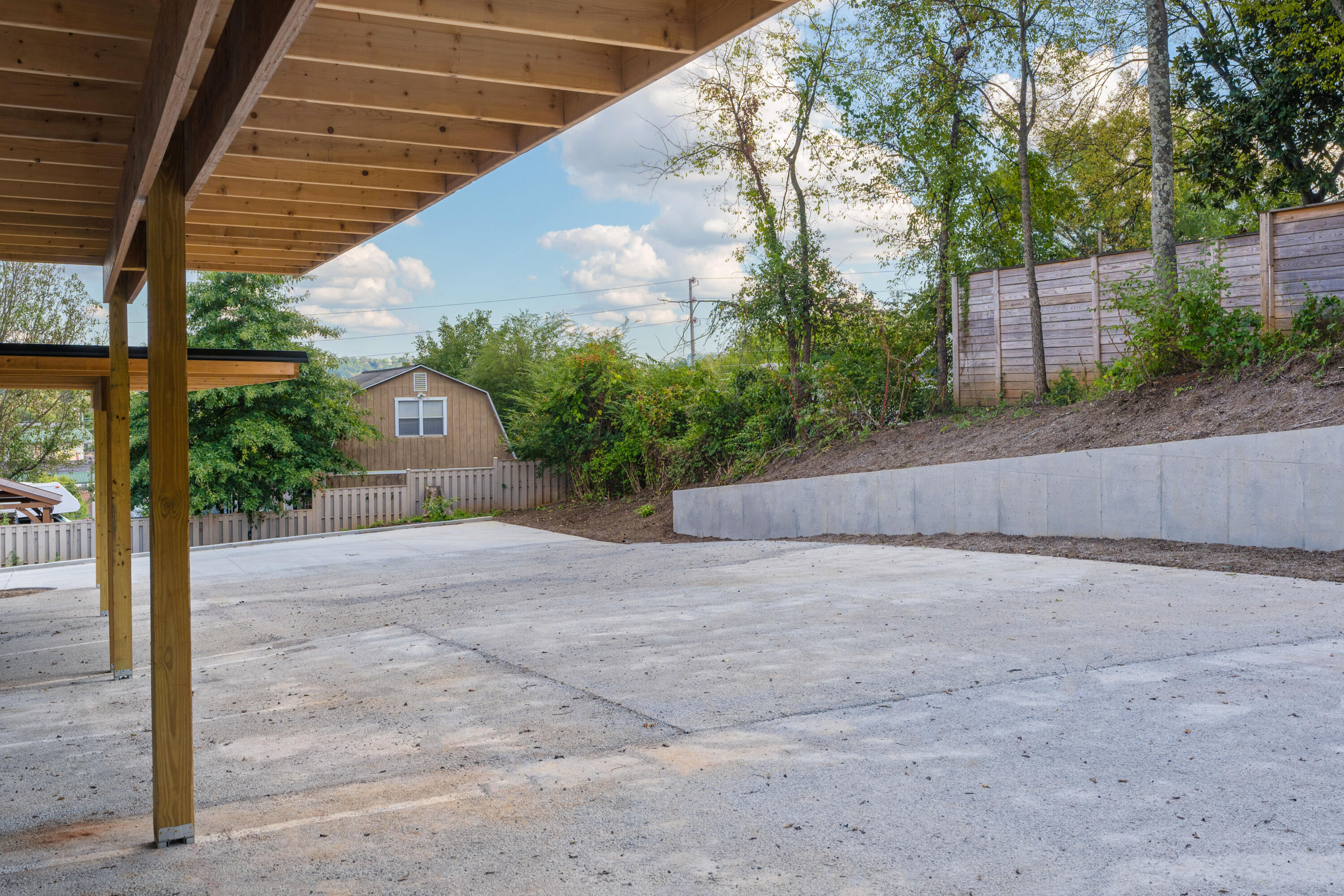 1044 E 4th Street, 101