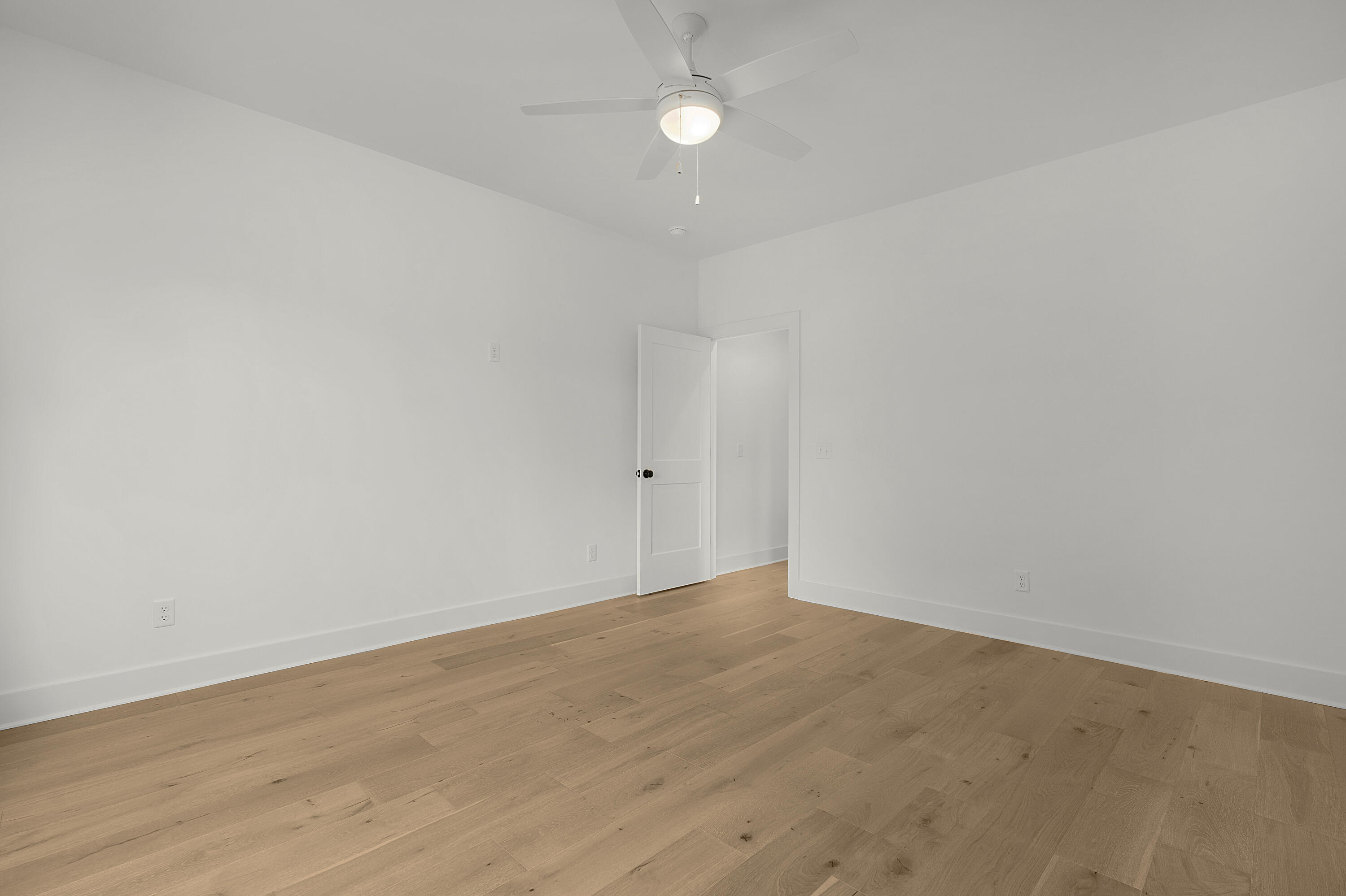 1044 E 4th Street, 101